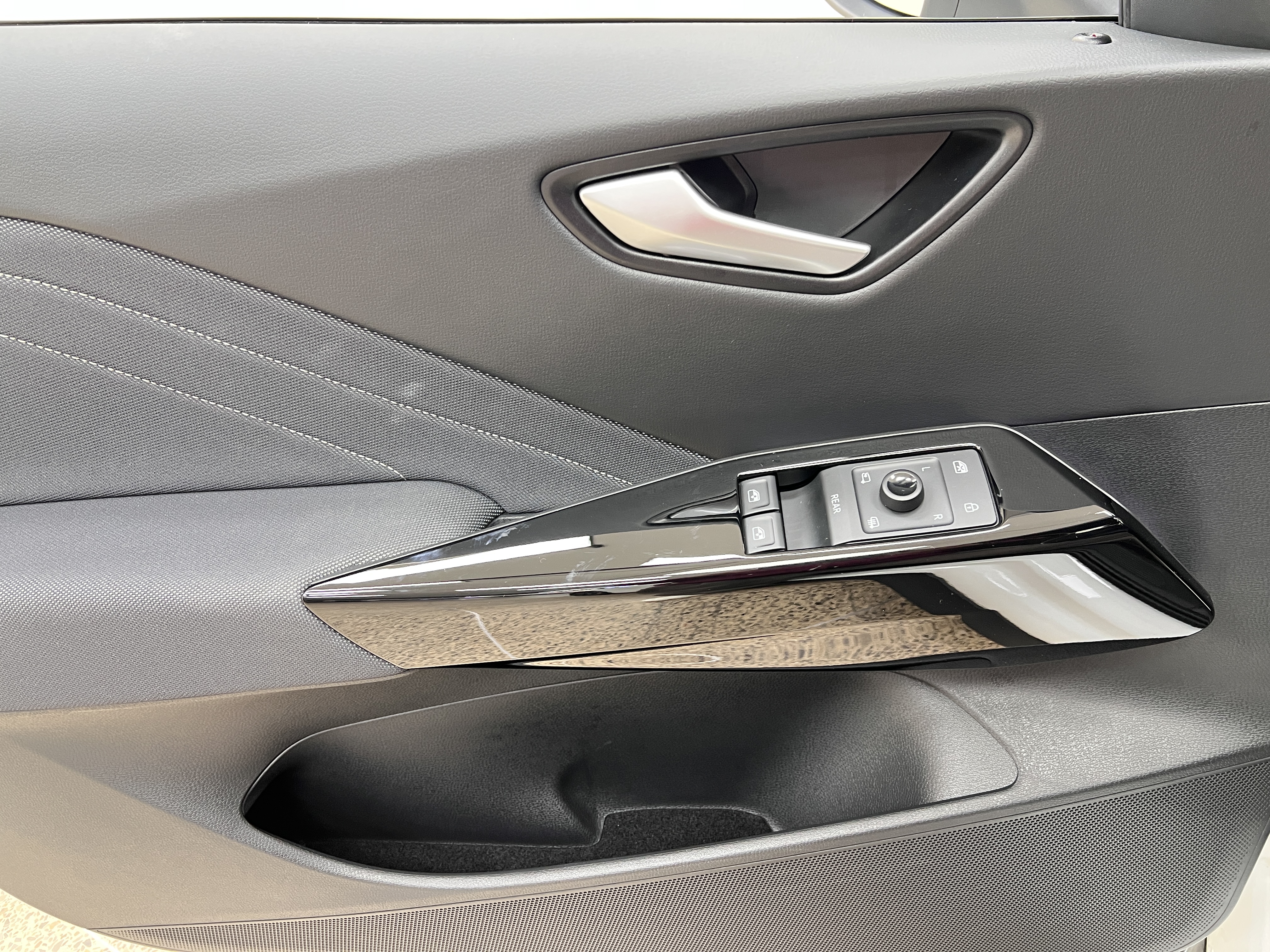 Volkswagen ID.3 2024 immagine di auto #5