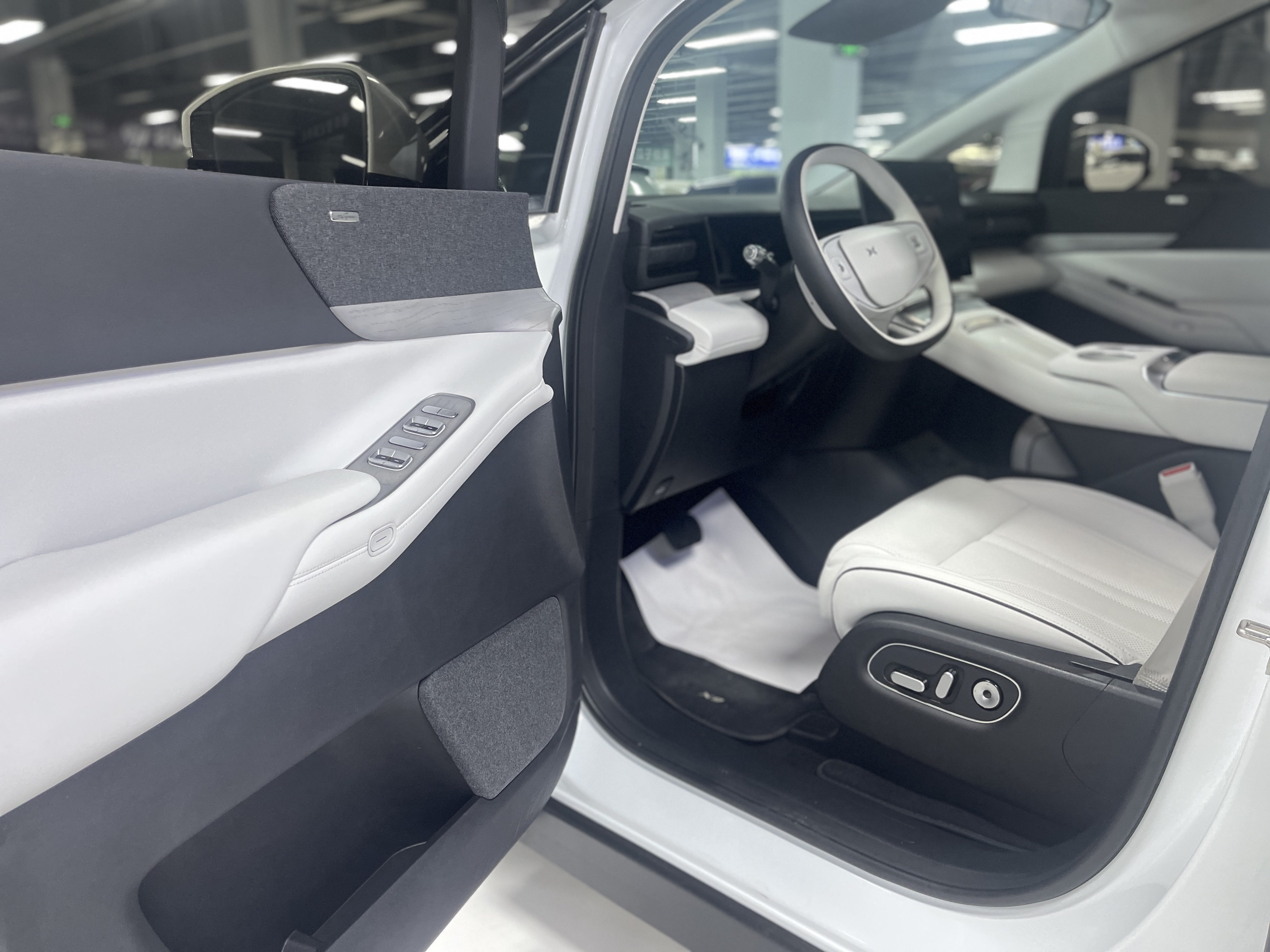 Xpeng X9 2024 #5 Xpeng X9 2024 immagine di auto #5