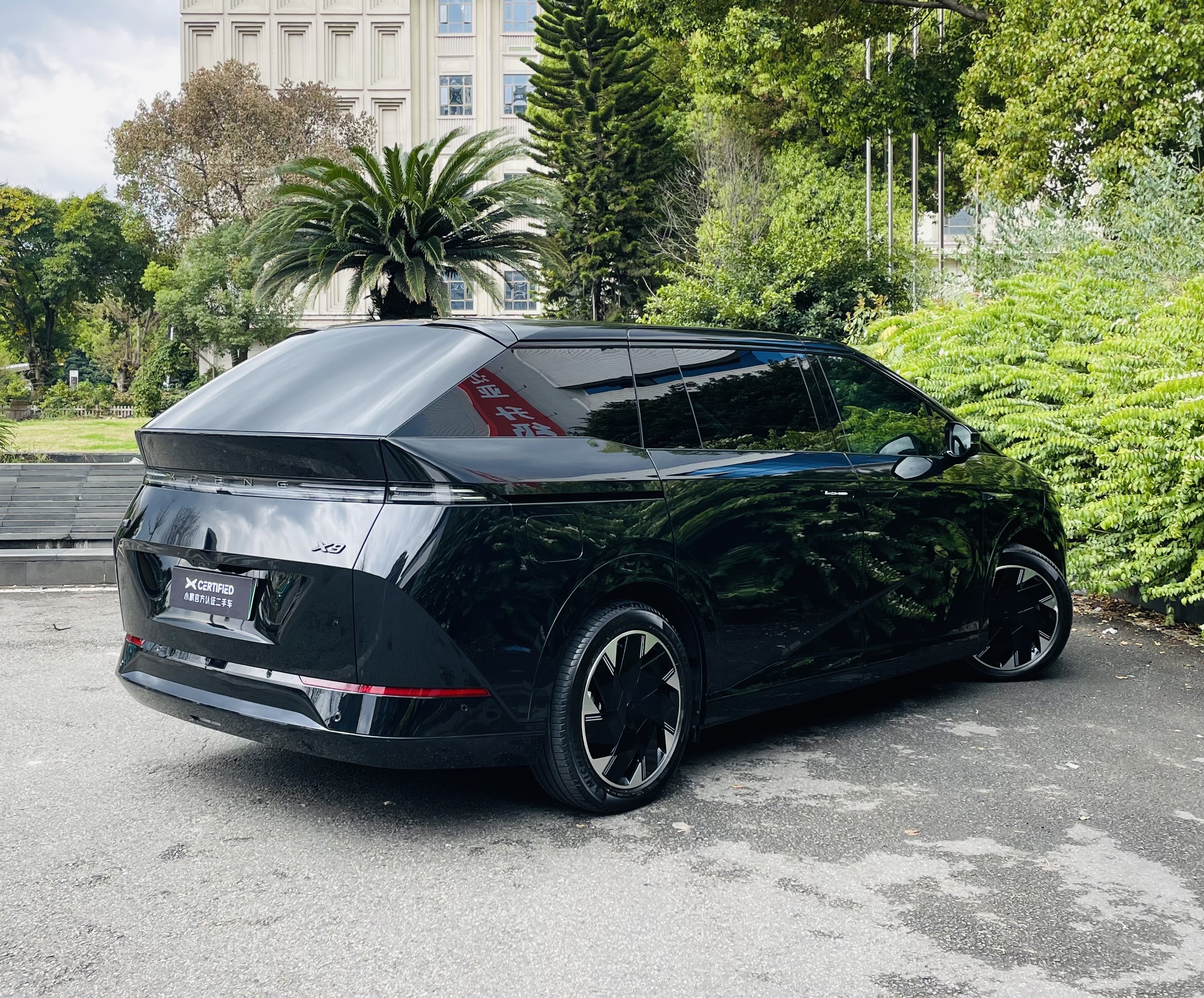 小鹏 小鹏X9 2025 汽车图片 #5