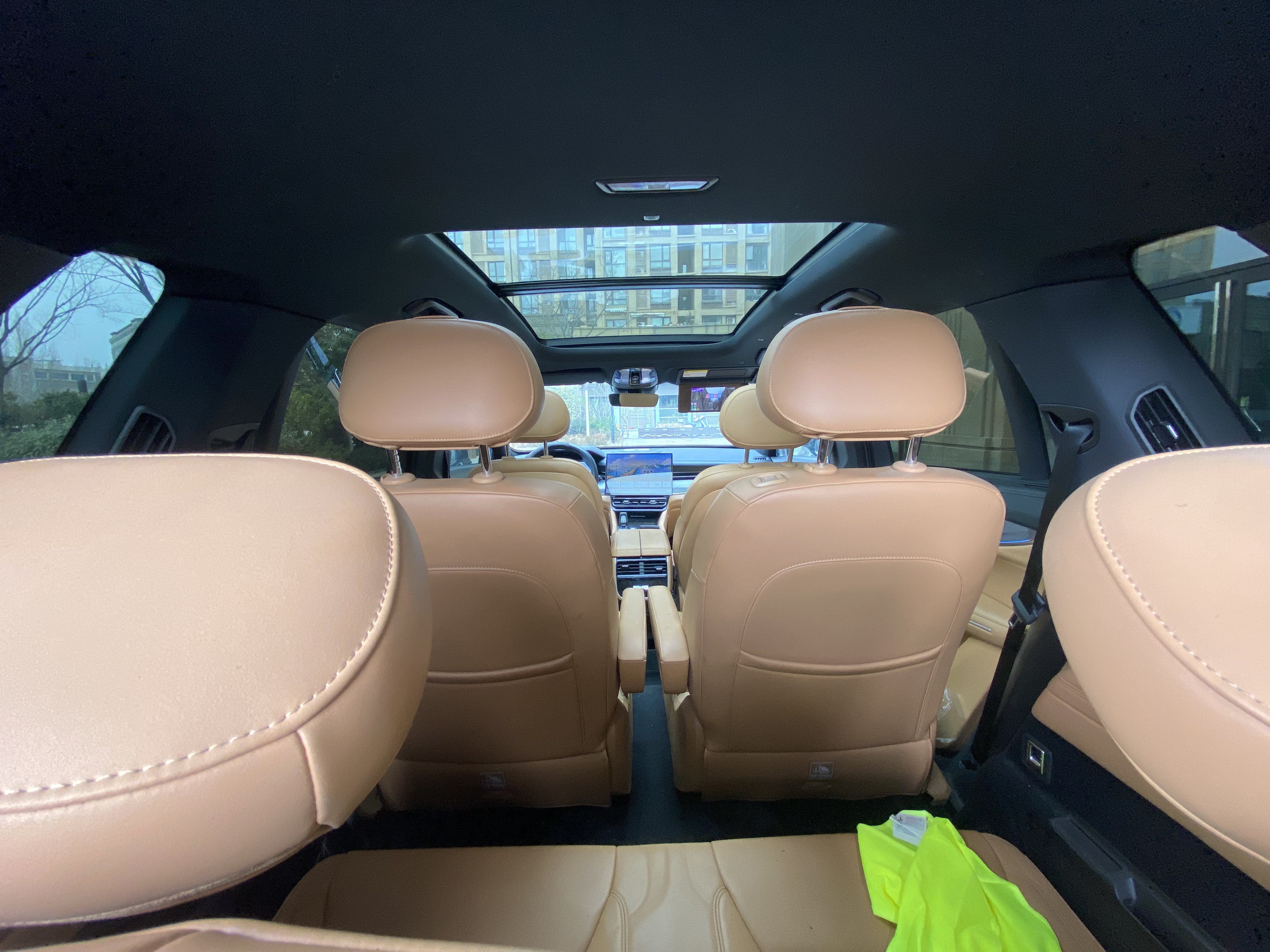 Lynk & Co 09 EM-P 2024 car image #5