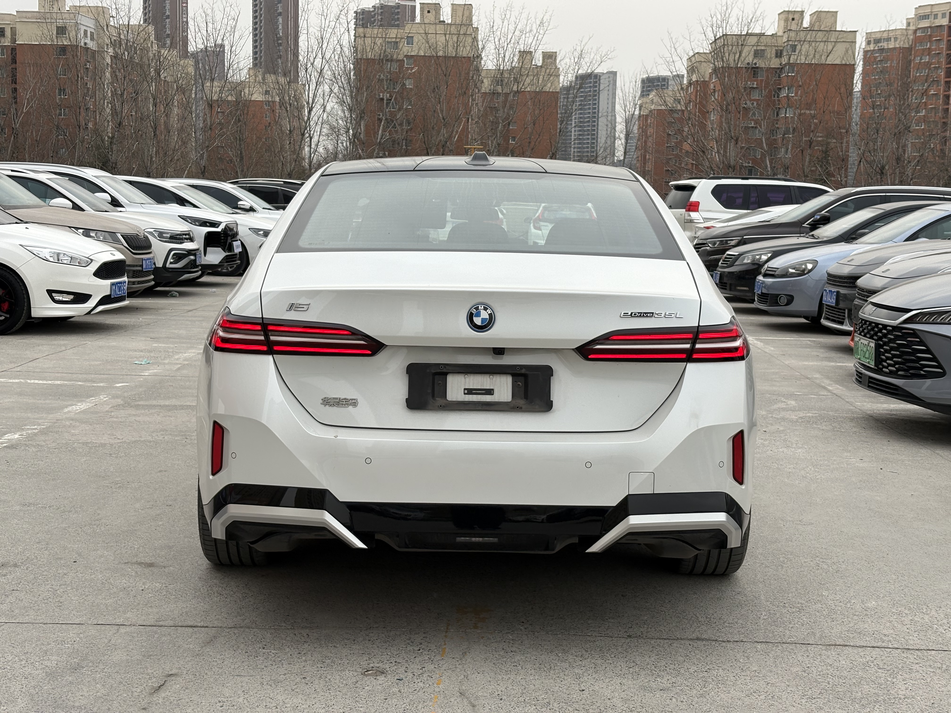 BMW i5 2024 immagine di auto #5