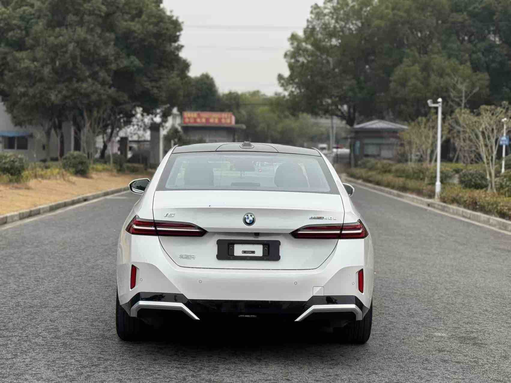 BMW i5 2025 immagine di auto #5