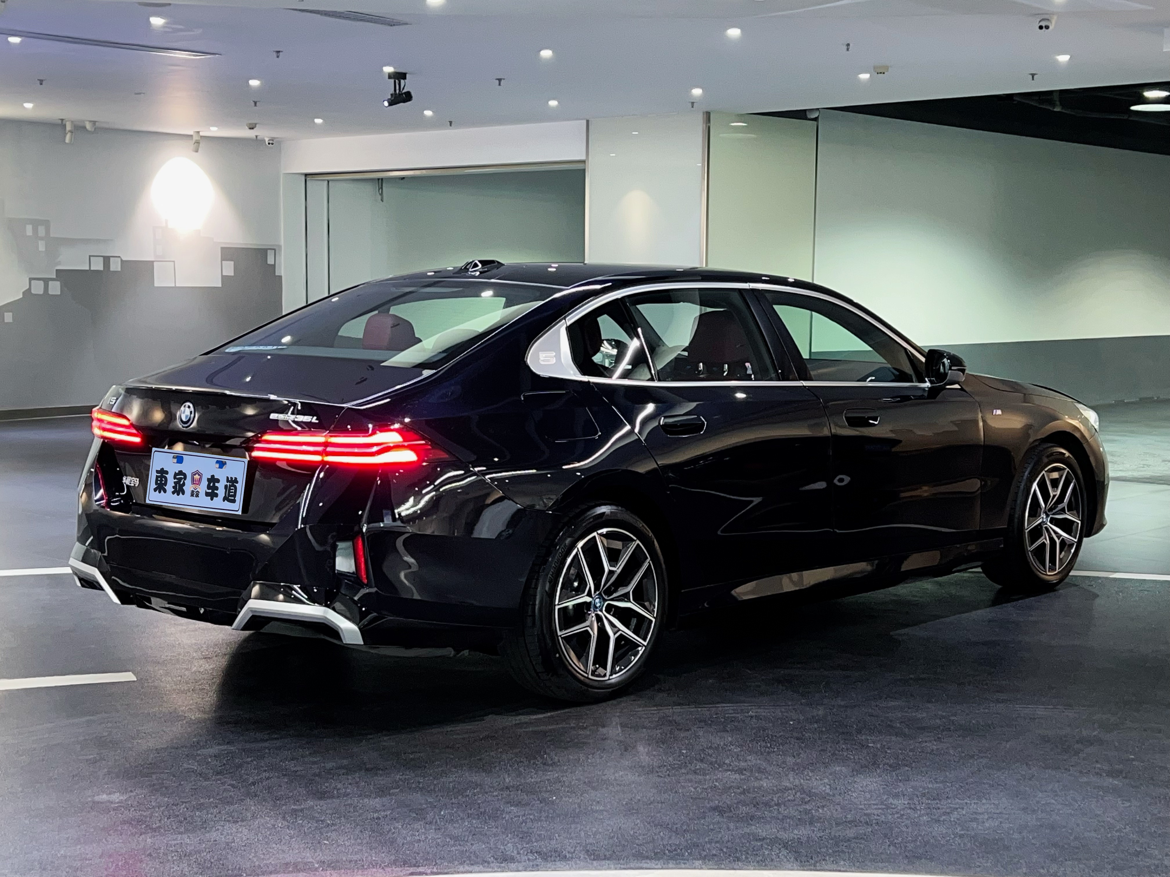 BMW i5 M60 2024 #5 BMW i5 M60 2024 car image #5