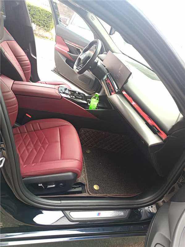 BMW i5 2024 immagine di auto #5