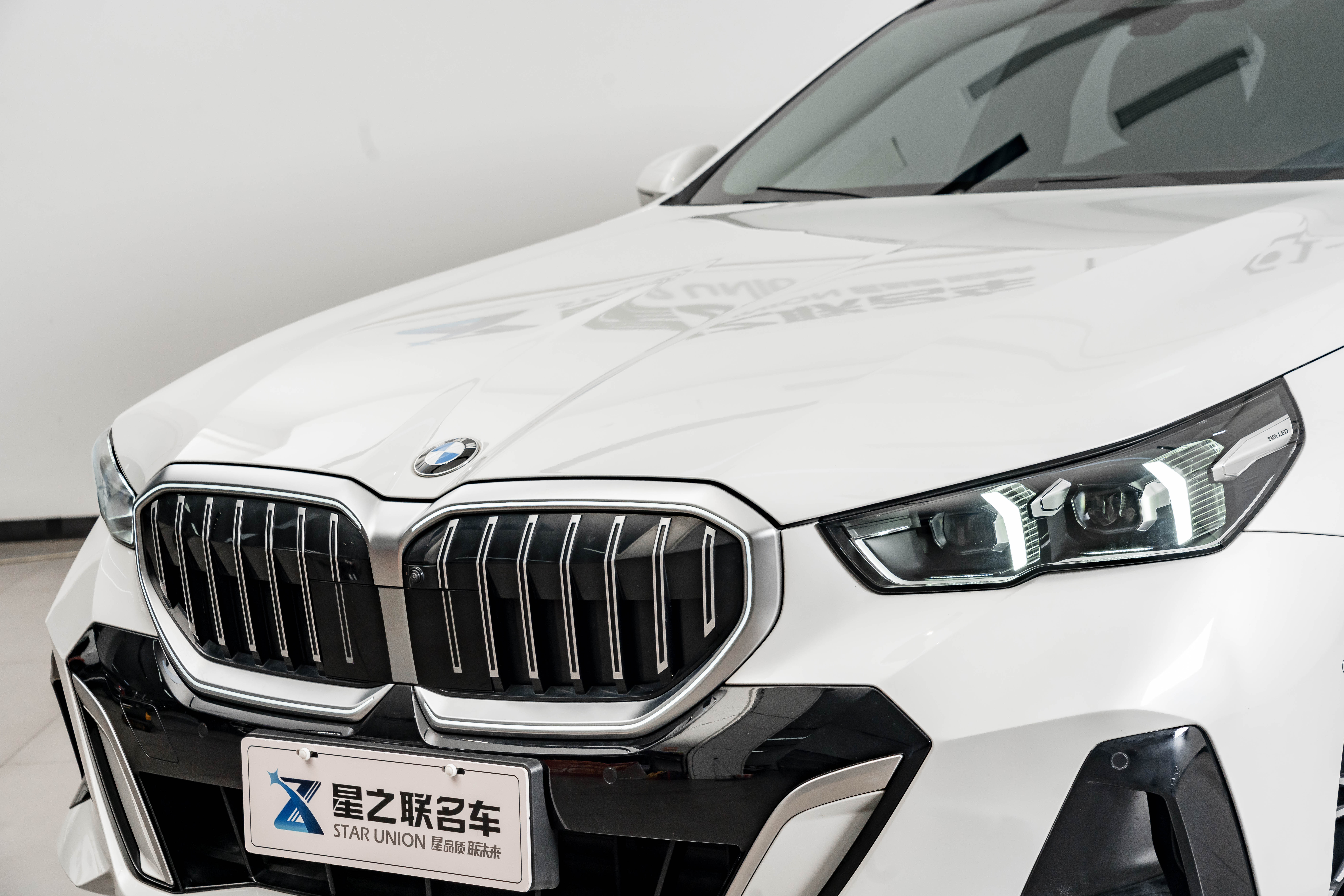 BMW 5 Series 2025 car image #5