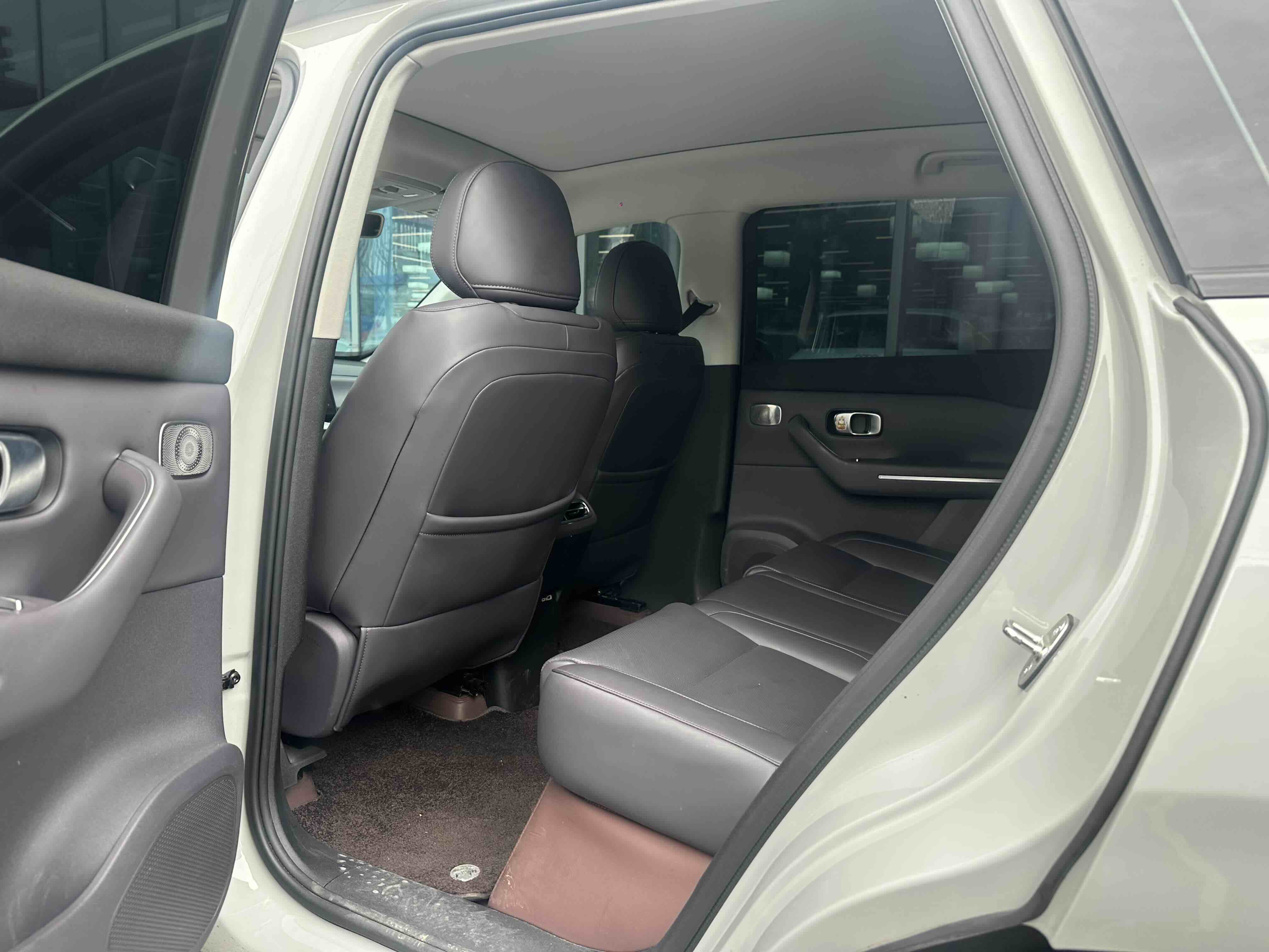 零跑汽车 零跑C10 2025 汽车图片 #5