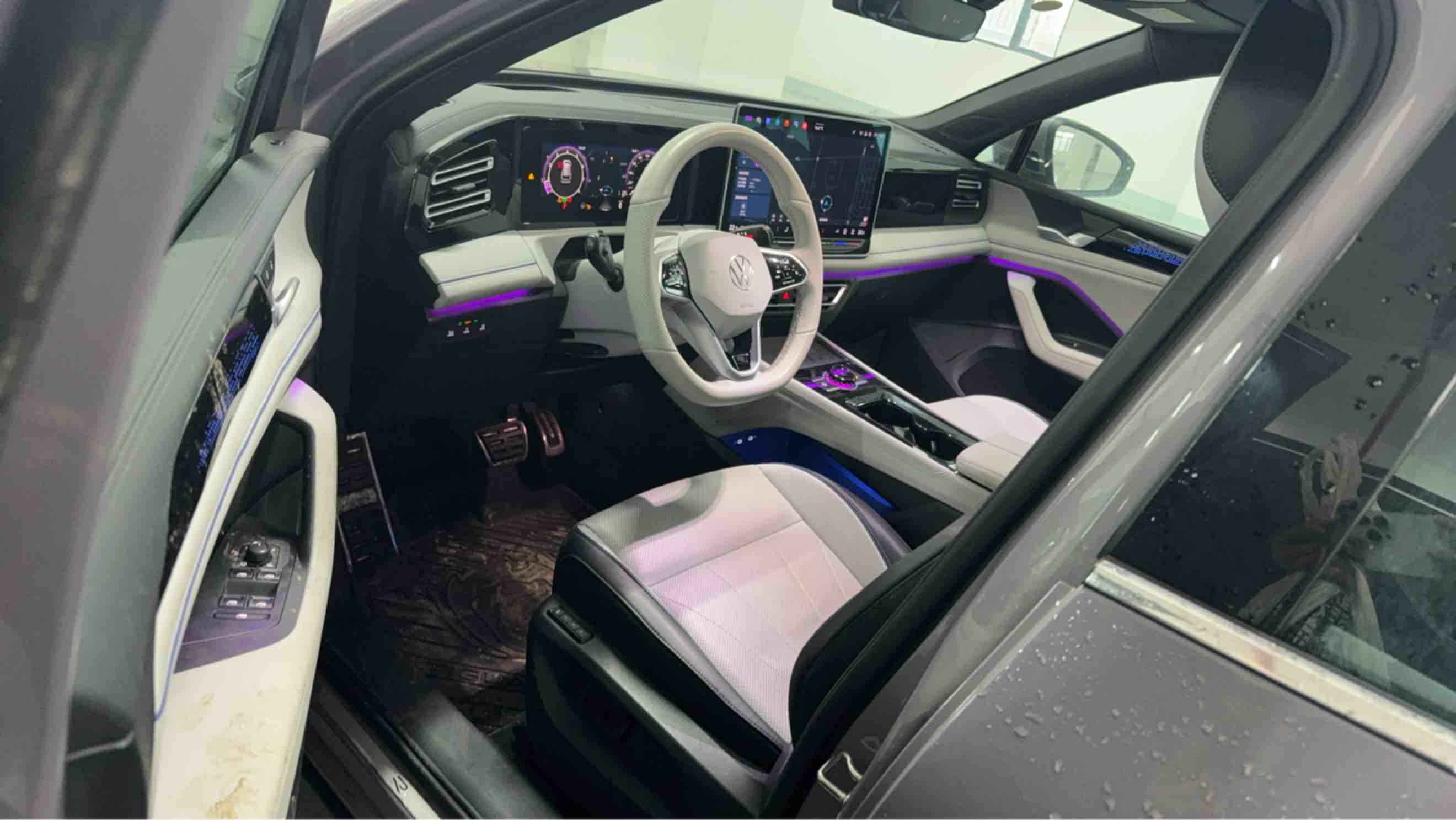 Volkswagen Tiguan L 2024 car image #5