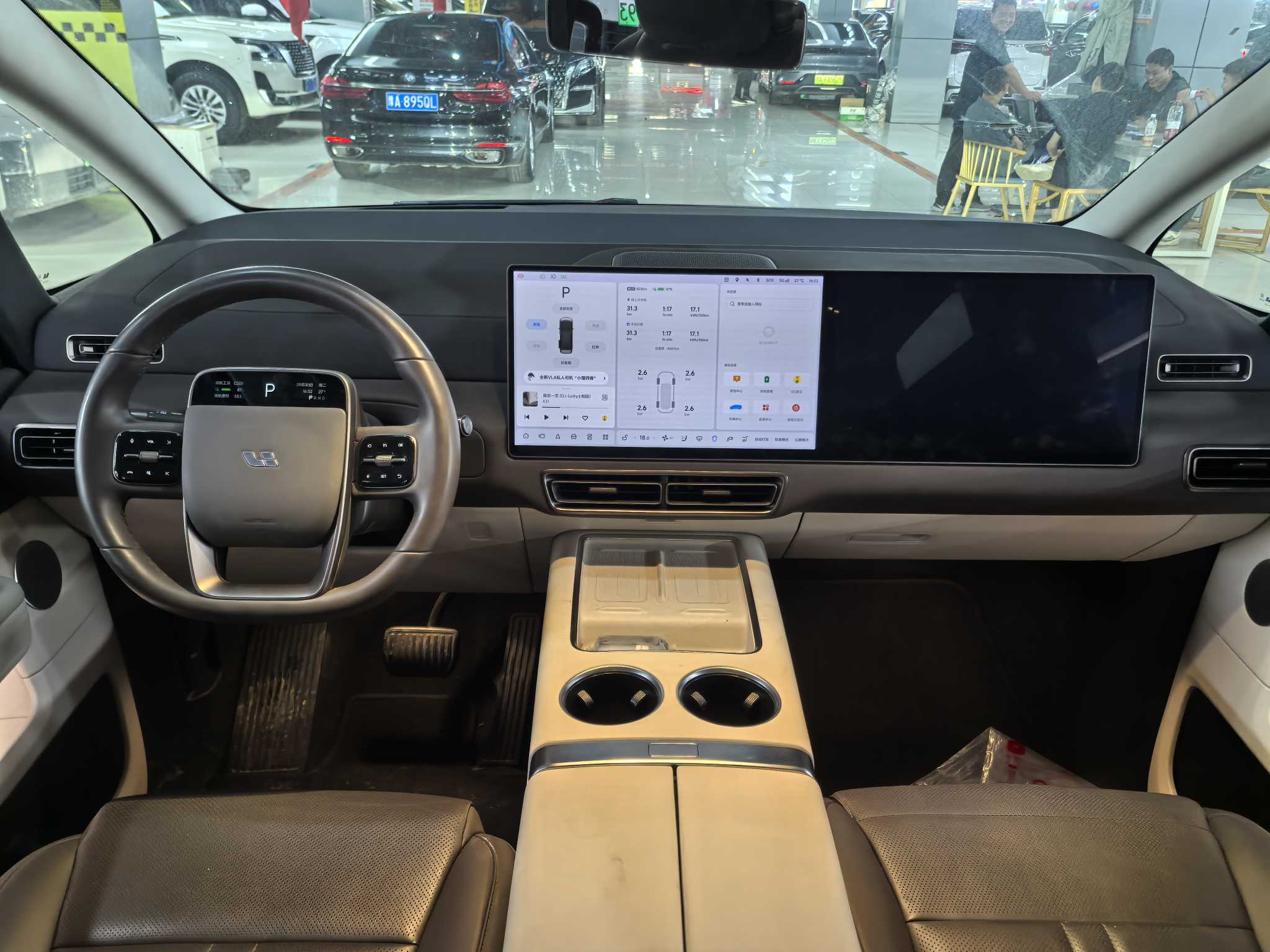 理想汽车 理想MEGA 2024 汽车图片 #5