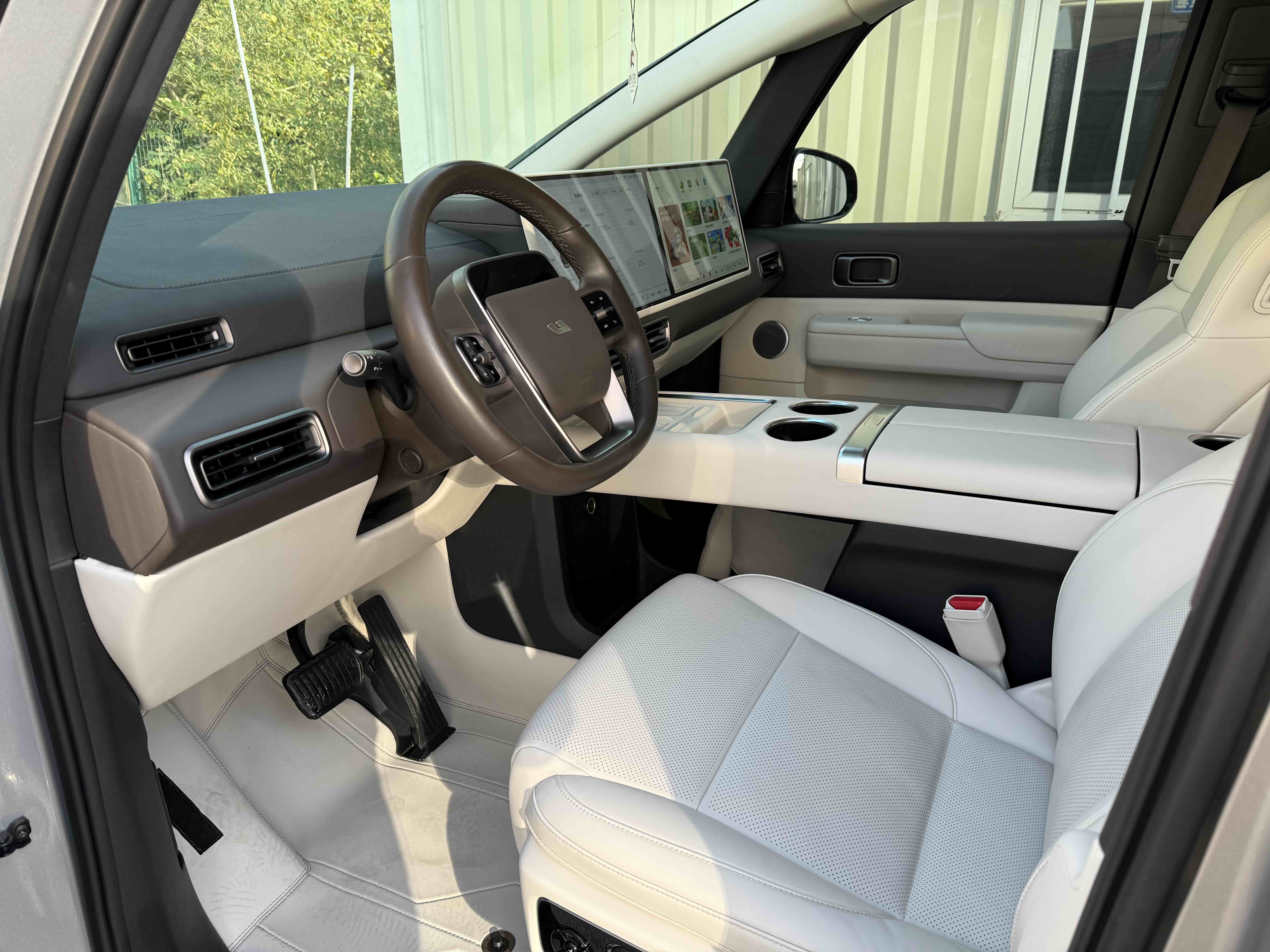 理想汽车 理想MEGA 2024 汽车图片 #5