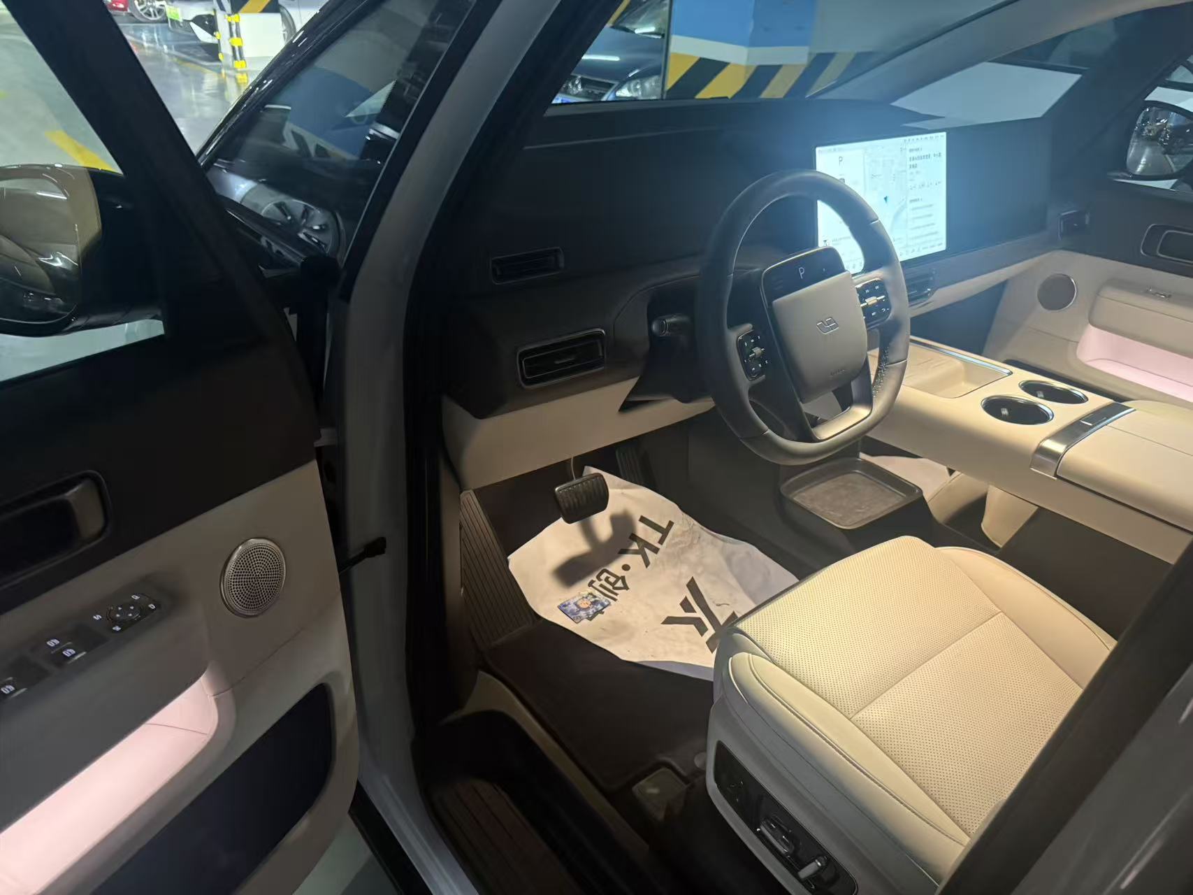 理想汽车 理想MEGA 2024 汽车图片 #5