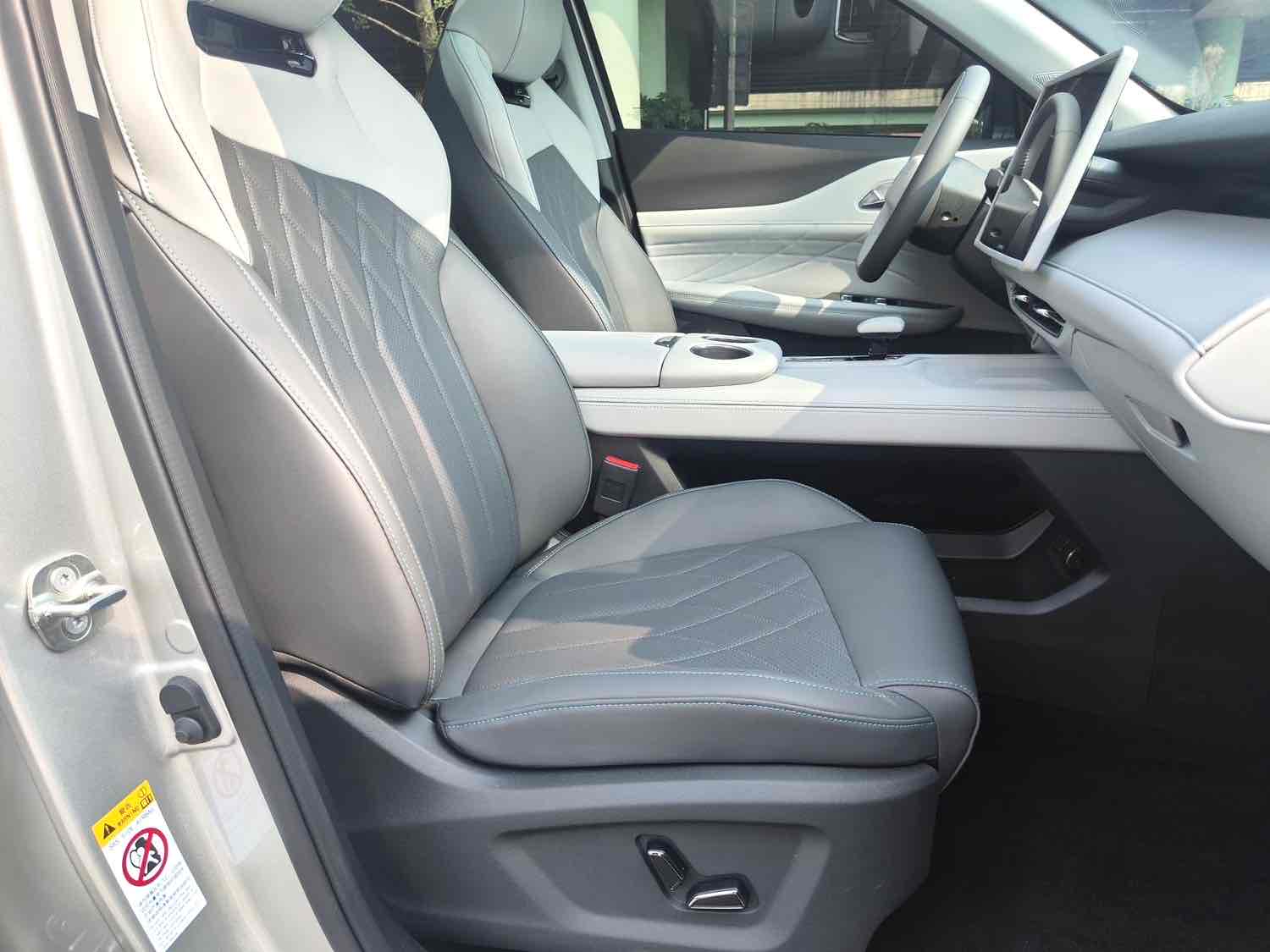 Changan UNI-Z PHEV 2024 #5 Changan UNI-Z PHEV 2024 car image #5