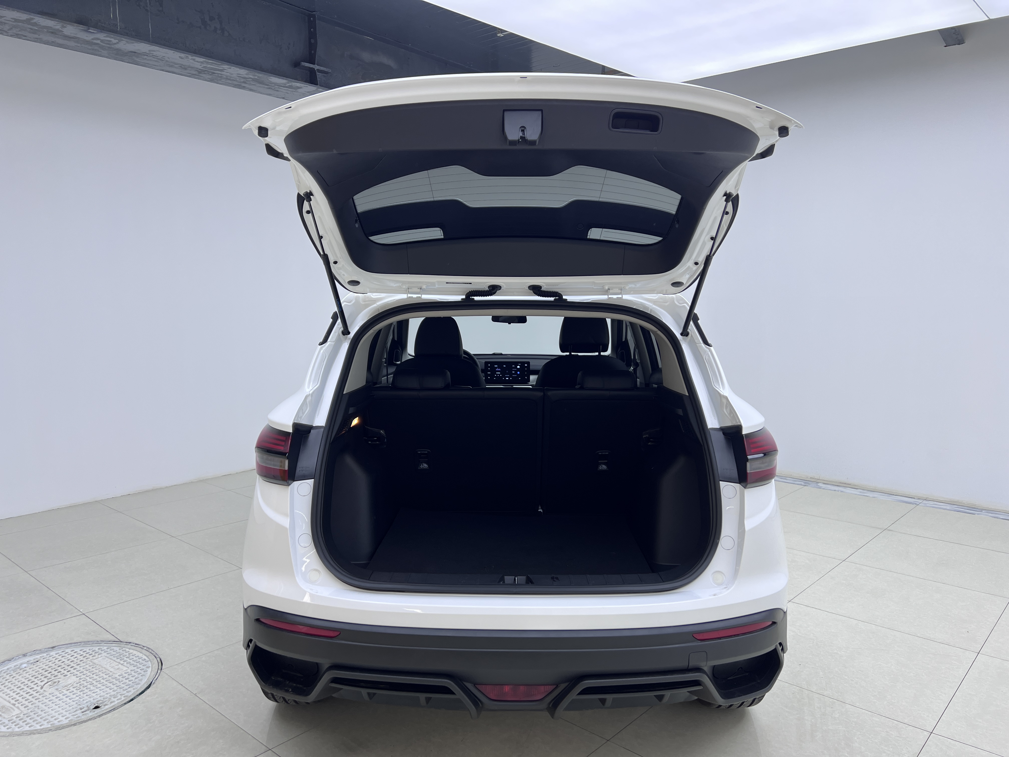 GEELY Coolray 2024 #5 GEELY Coolray 2024 car image #5