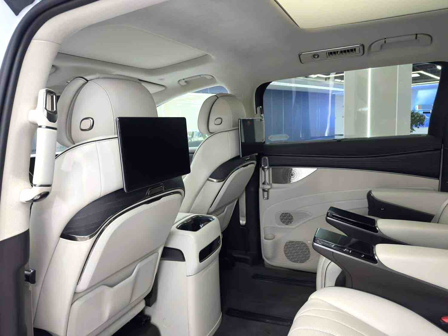 Denza D9 2024 imagen de coche #5