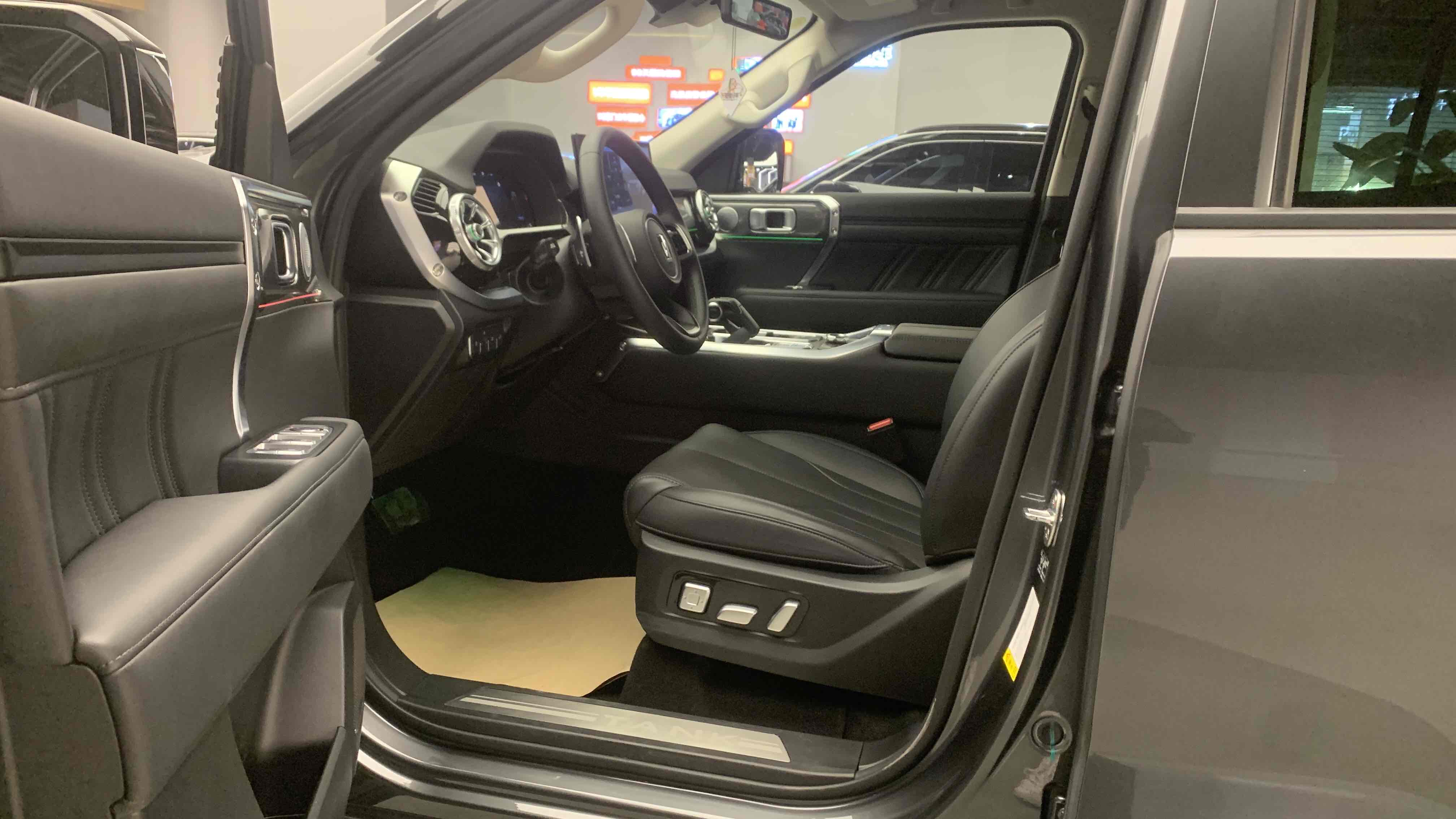 Tank 400 New Energy 2025 #5 Tank 400 New Energy 2025 car image #5