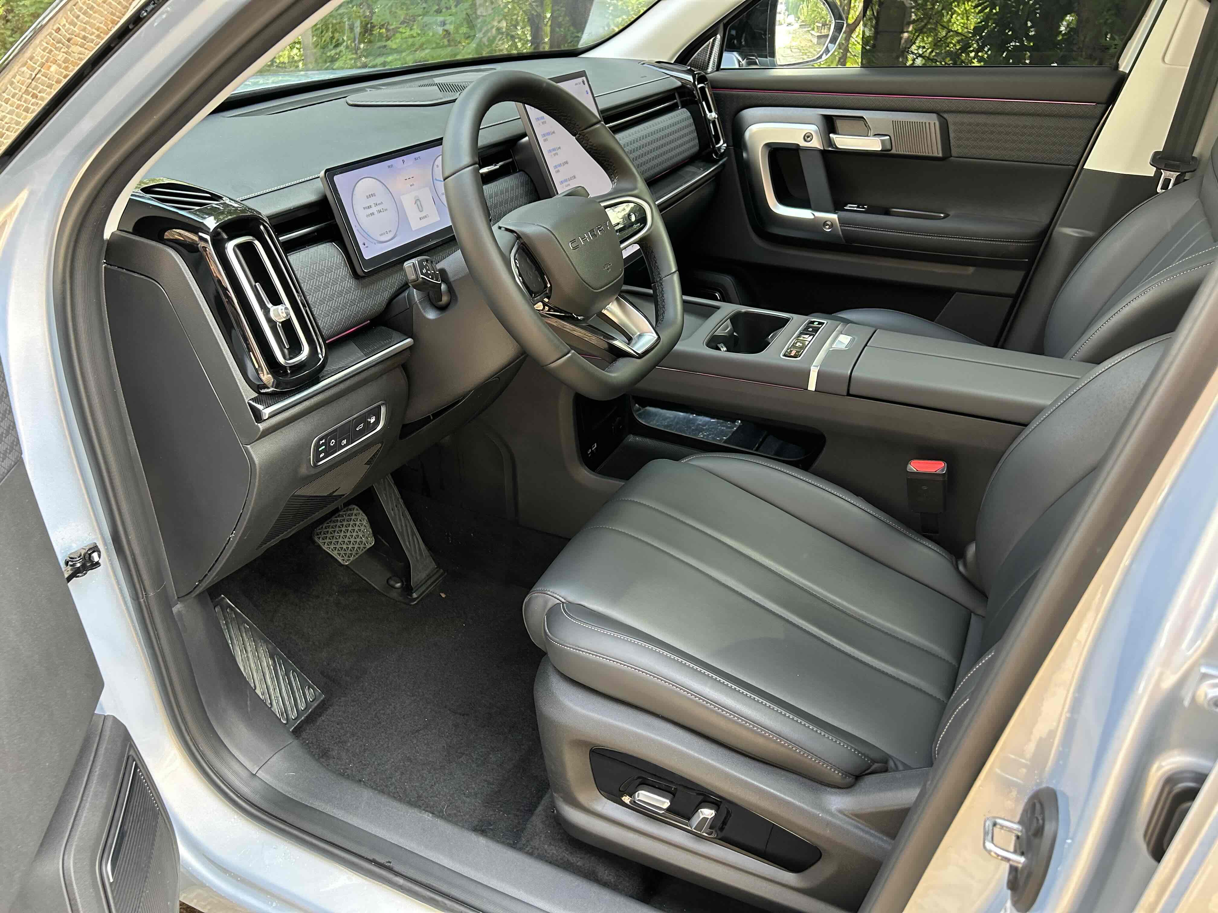 Chery Exploration 06 C-DM 2025 car image #5