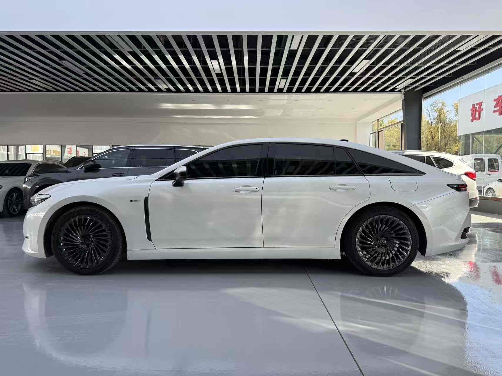 Toyota Crown 2024 #5 Toyota Crown 2024 صورة سيارة #5