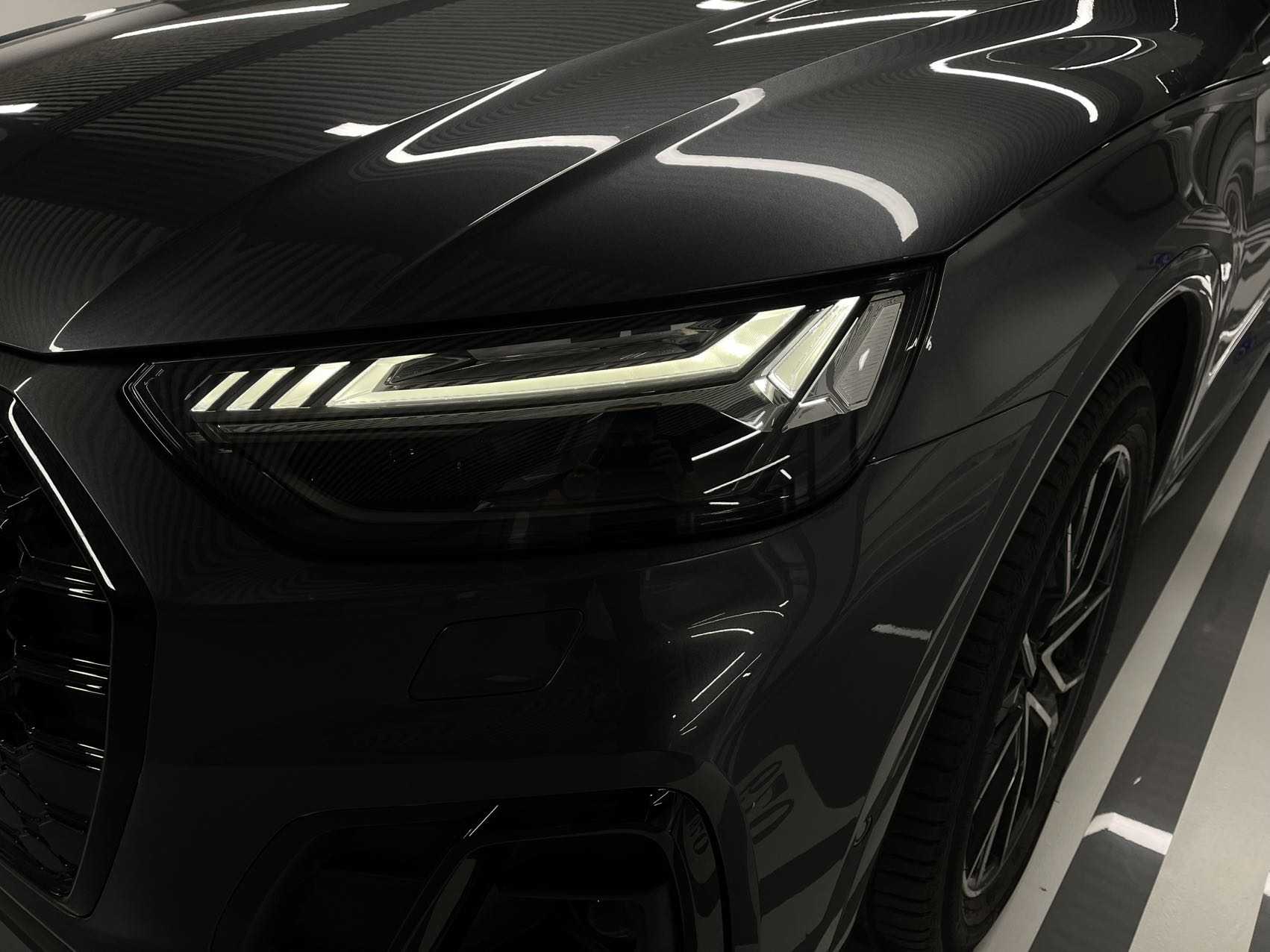 Audi SQ5 2025 #5 Audi SQ5 2025 صورة سيارة #5