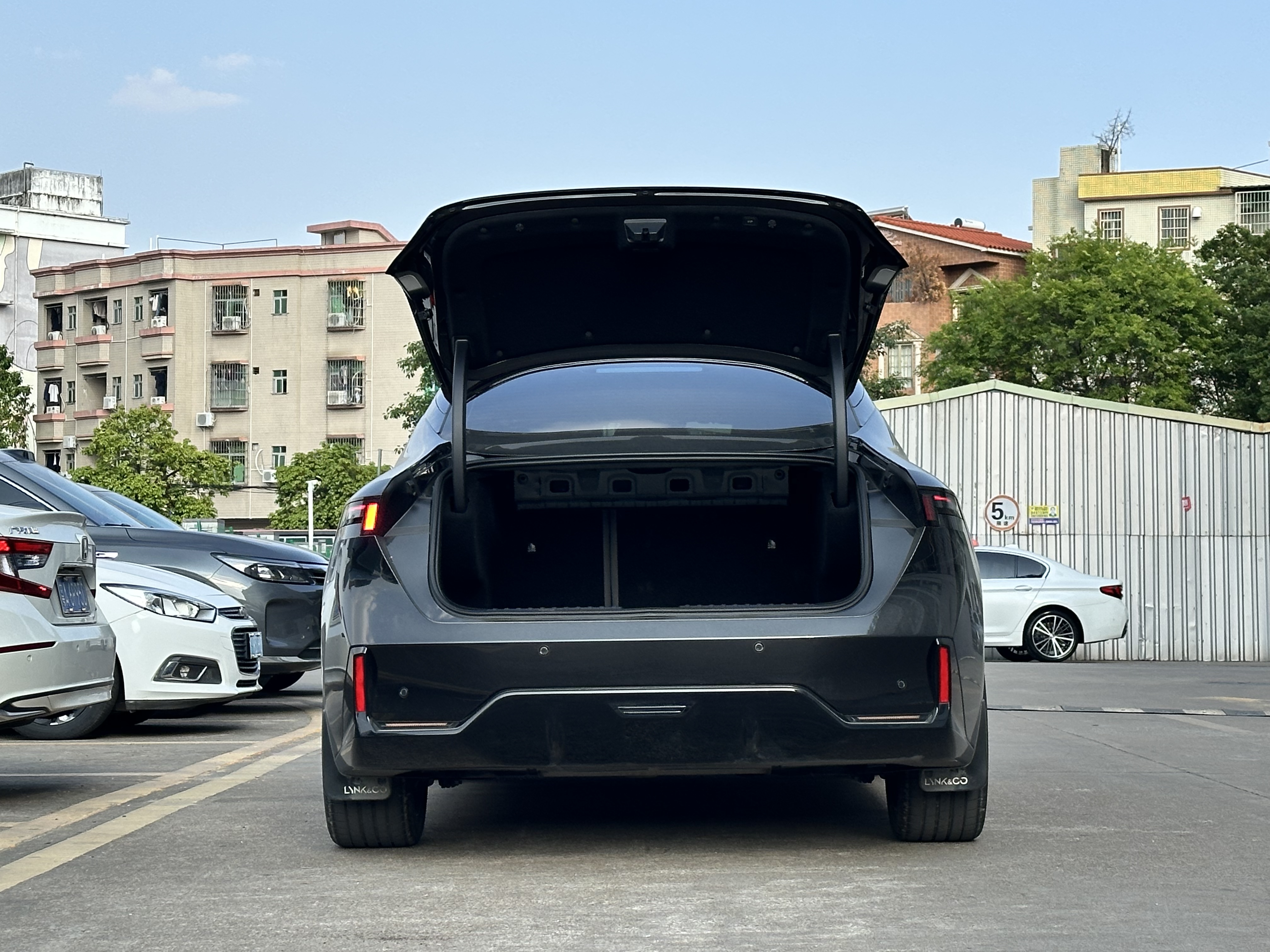 Lynk & Co 07 EM-P 2025 car image #5