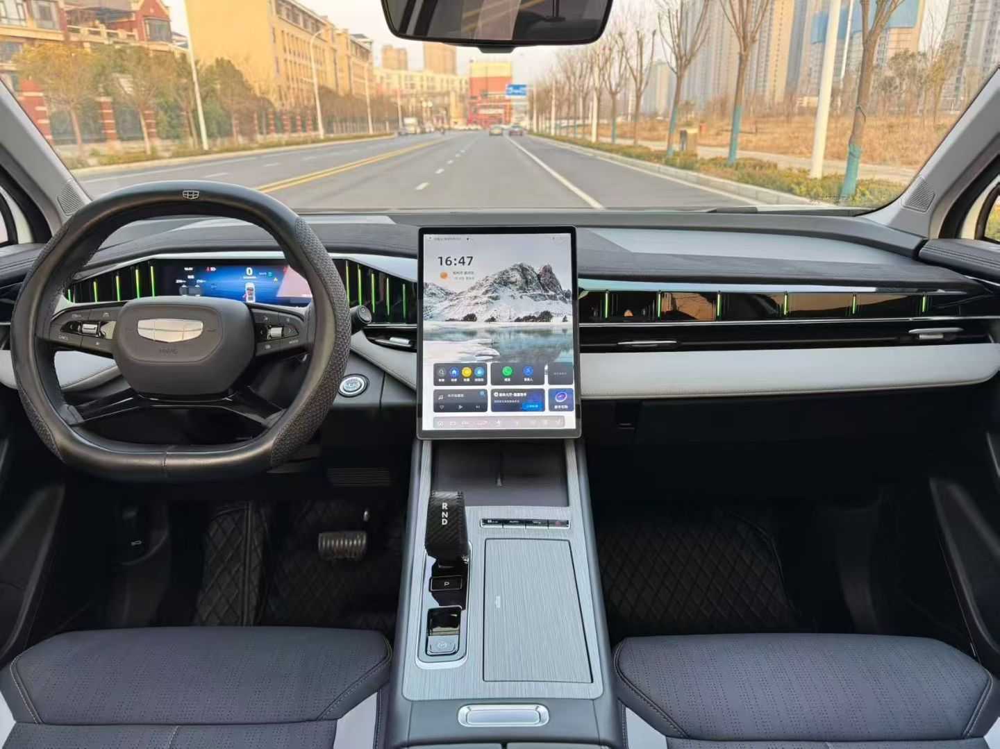 GEELY Boyue L 2025 car image #5