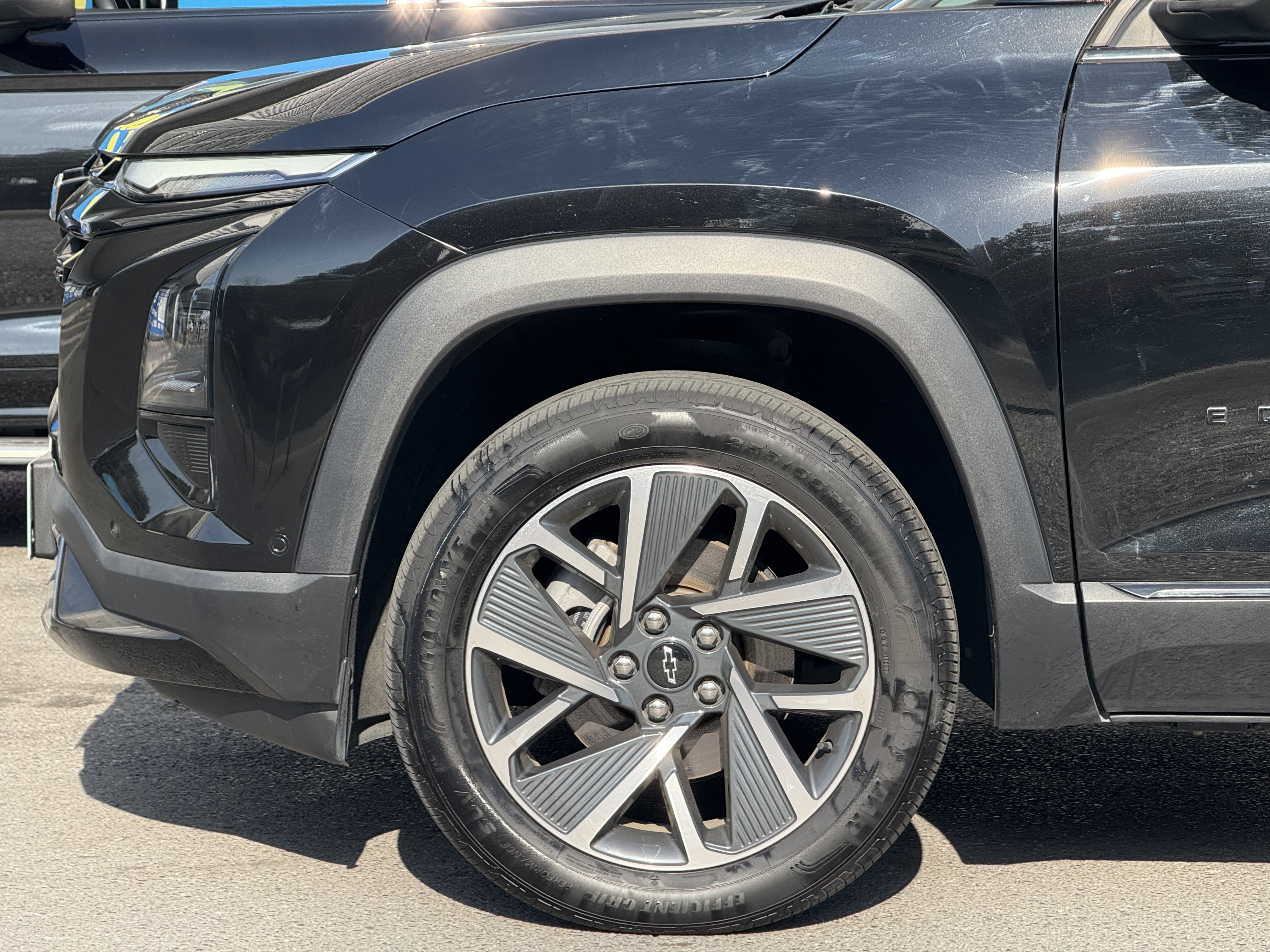 Chevrolet Equinox Plus 2025 car image #5