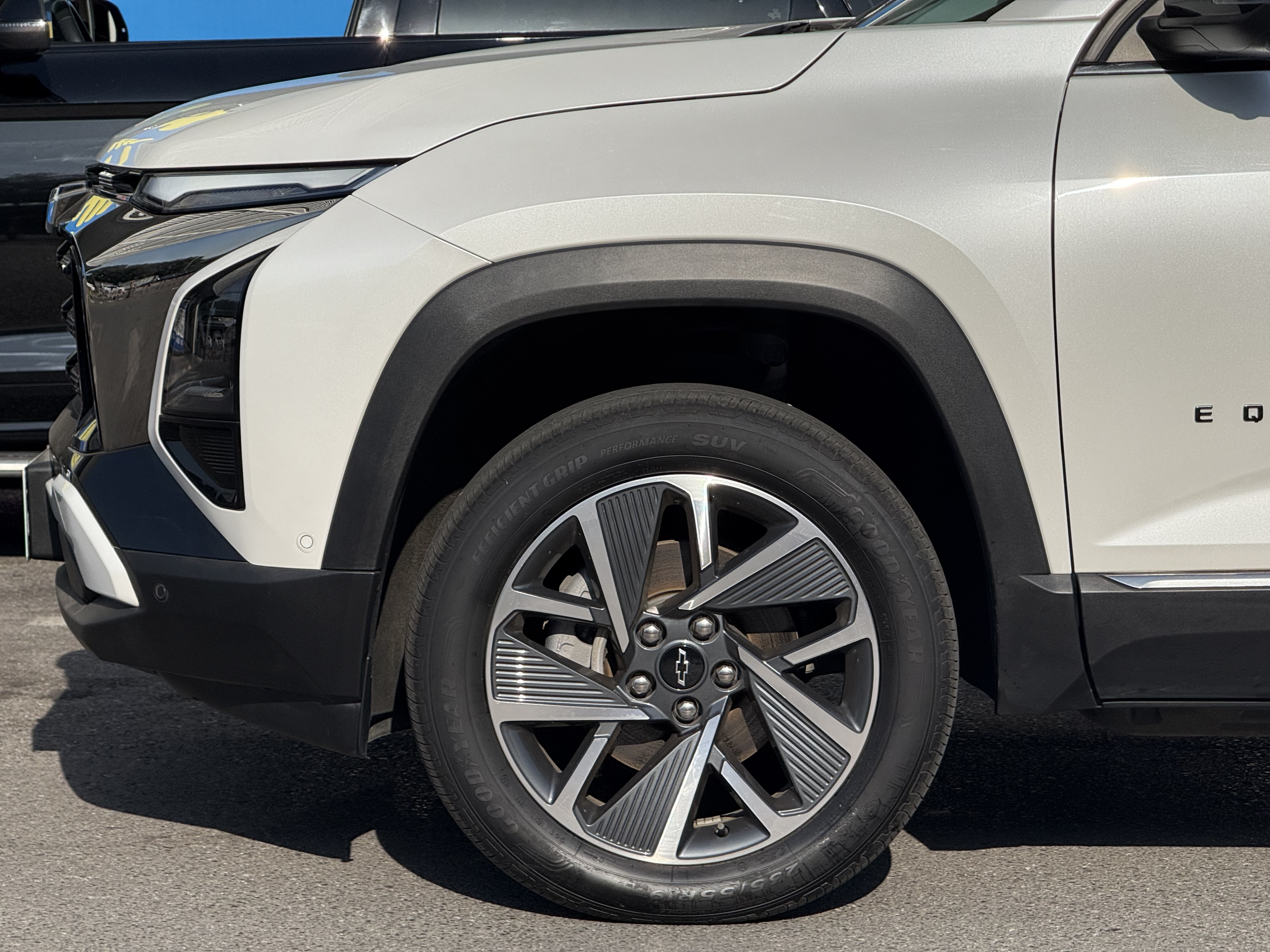 Chevrolet Equinox Plus 2025 car image #5