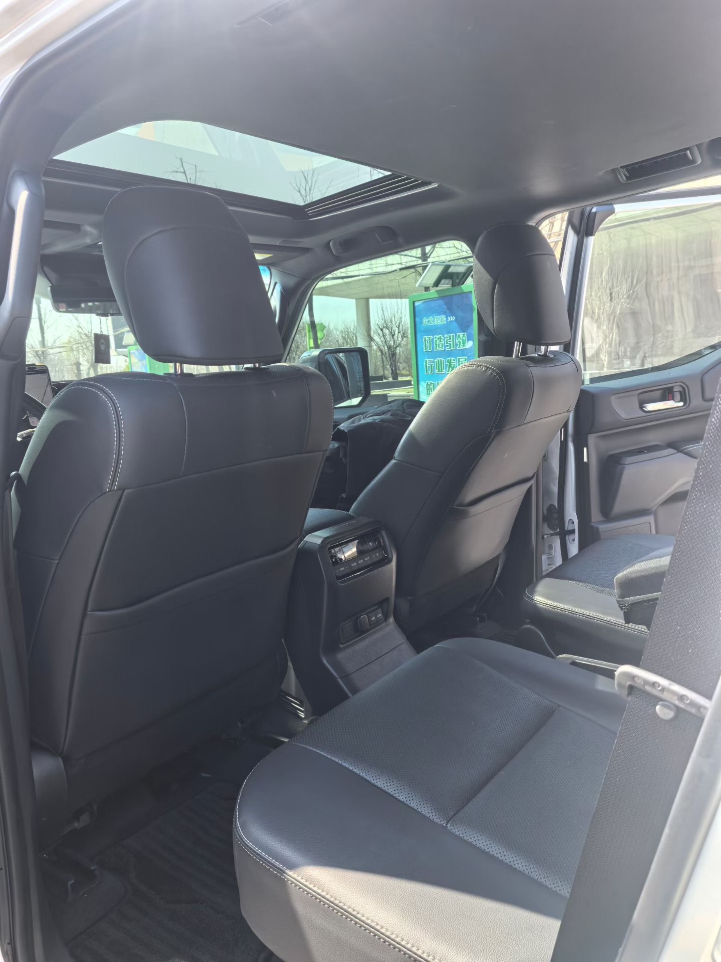 Toyota Land Cruiser Prado 2024 car image #5