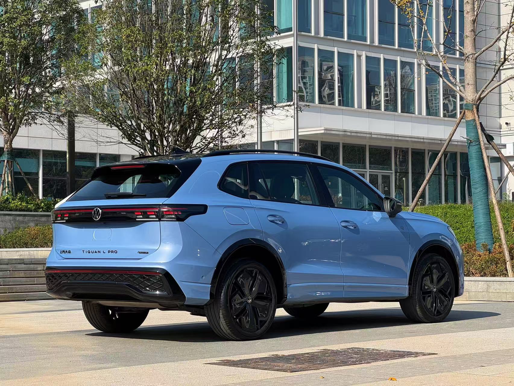 Volkswagen Tiguan L 2024 #5 Volkswagen Tiguan L 2024 car image #5