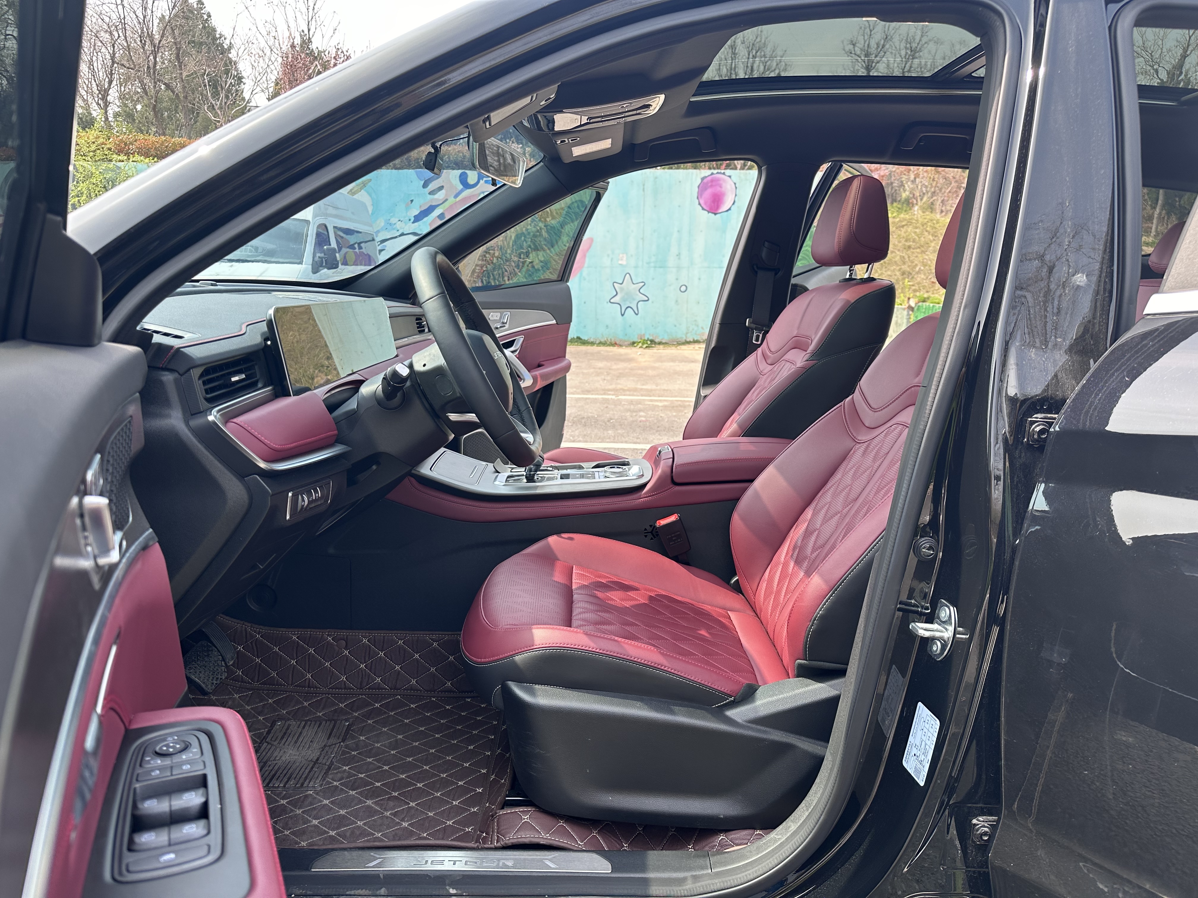 X70 PLUS 2025 car image #5