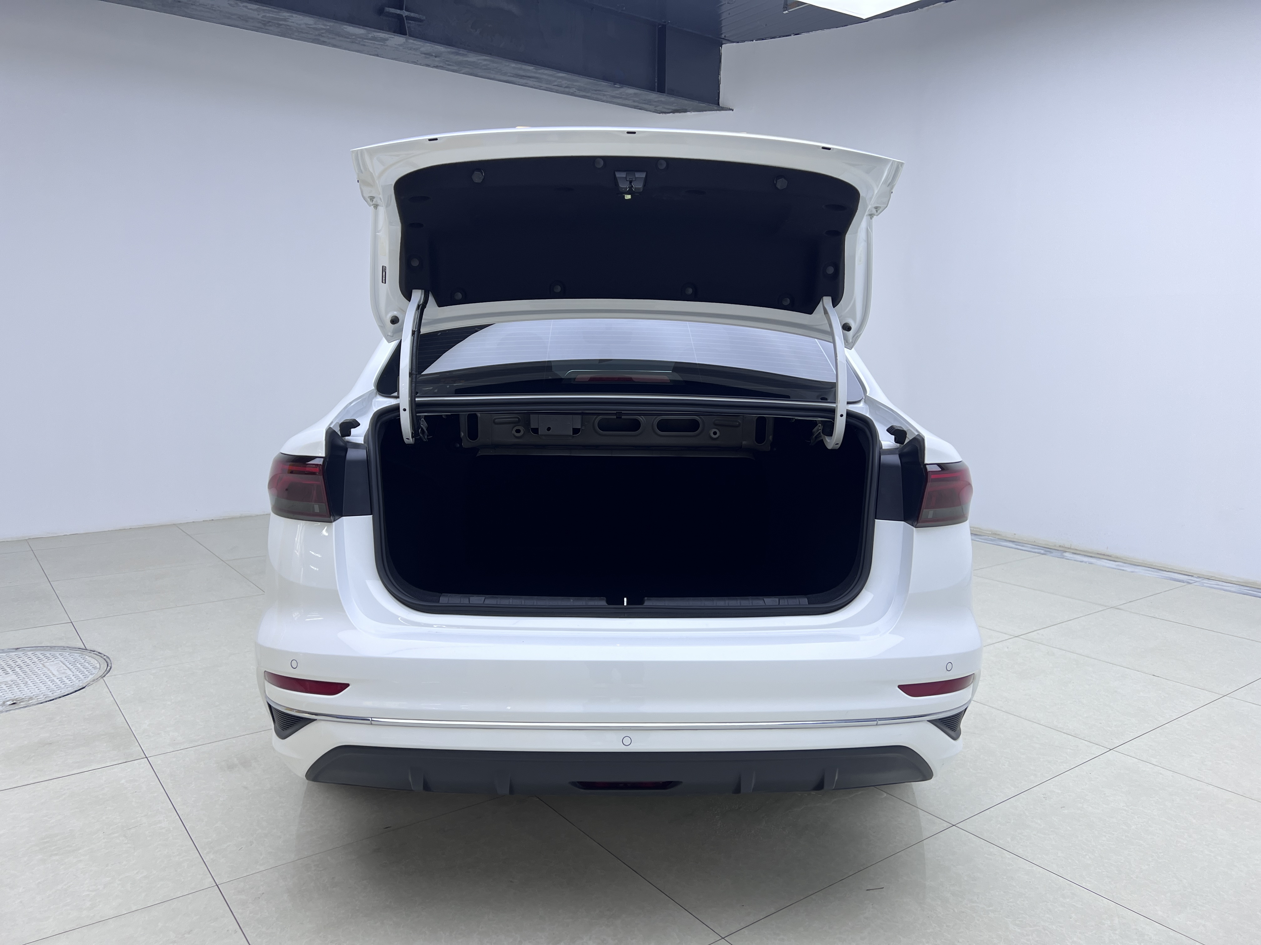 Emgrand 2024 car image #5