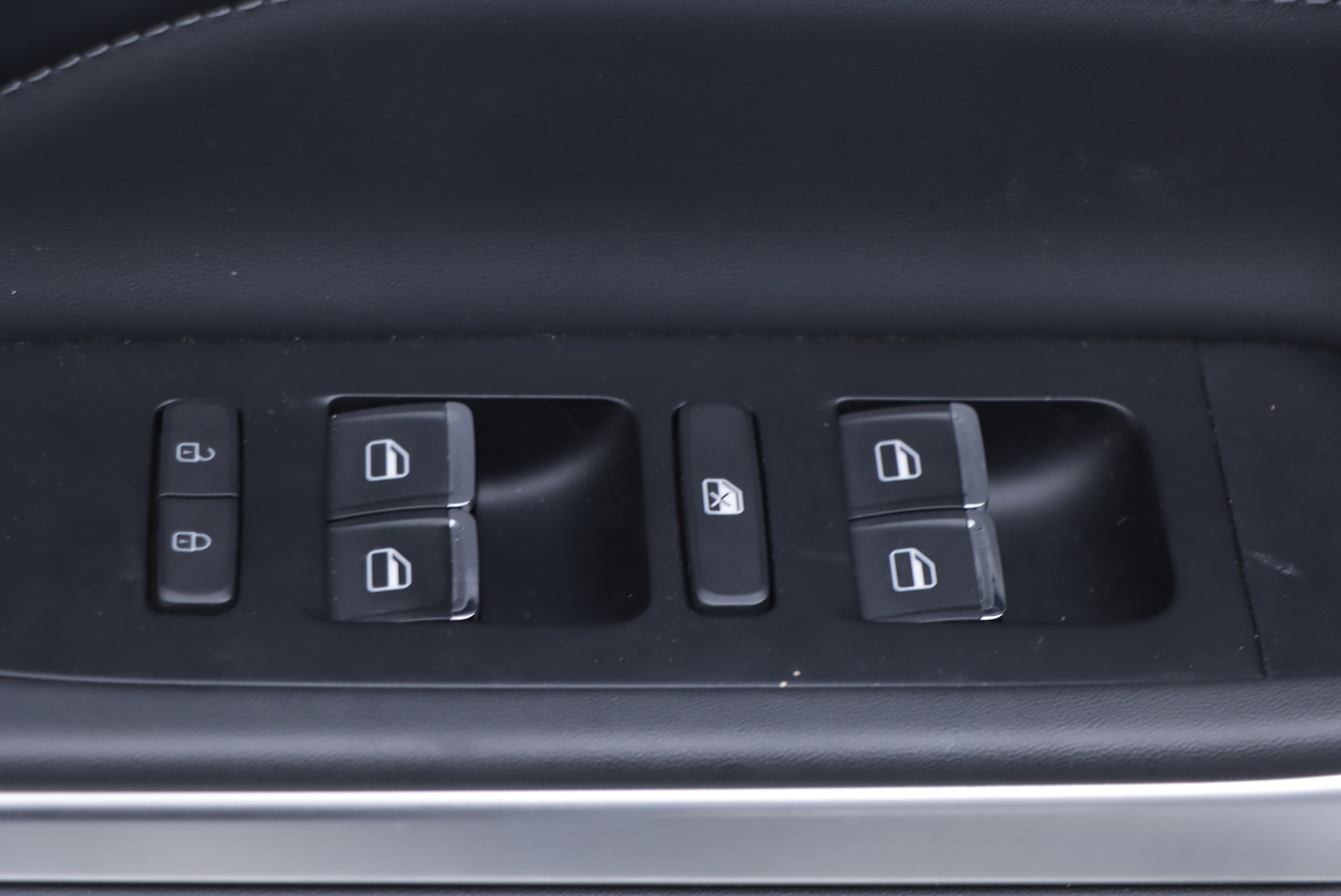 Chery Tiggo 3x 2024 car image #5