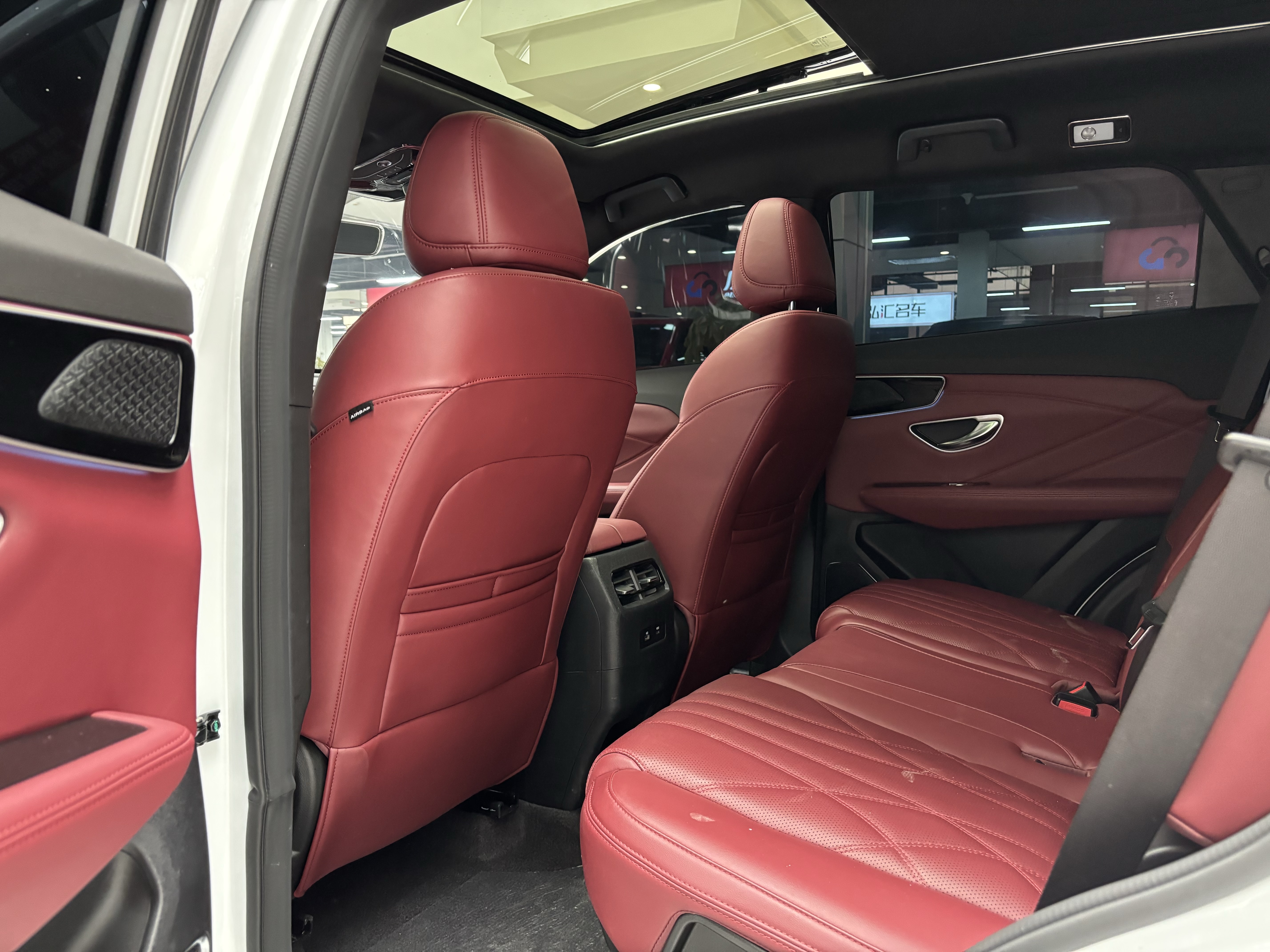 X70 PLUS 2025 car image #5