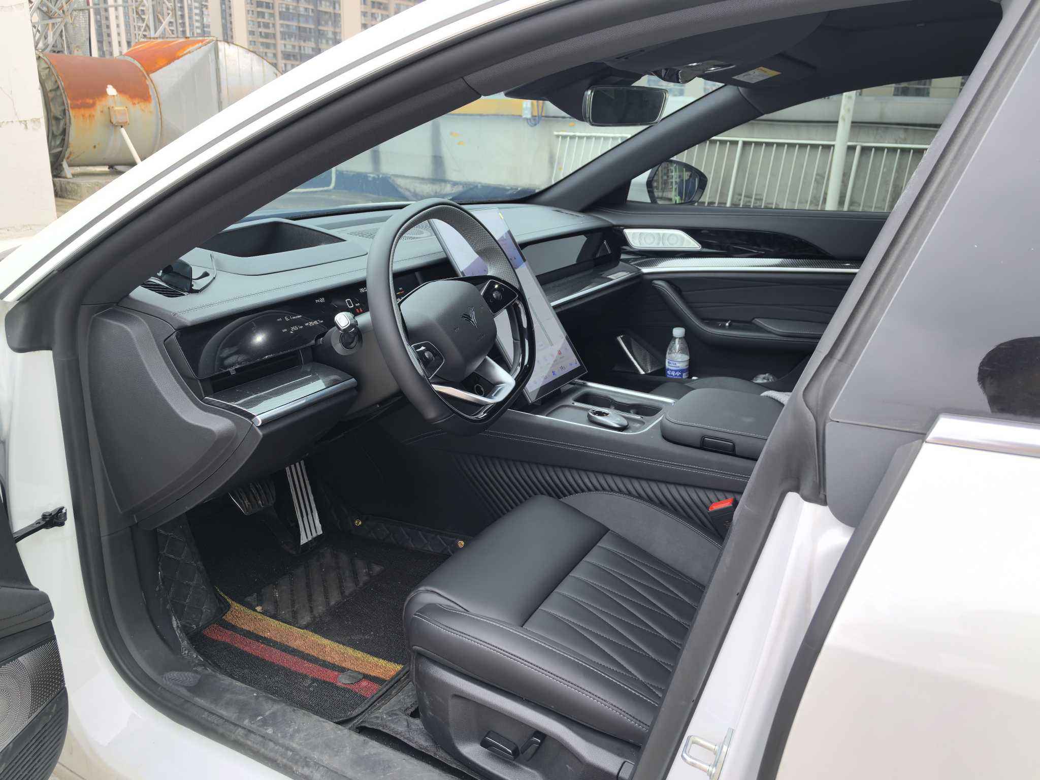 哪吒汽车 哪吒S猎装 2025 汽车图片 #5