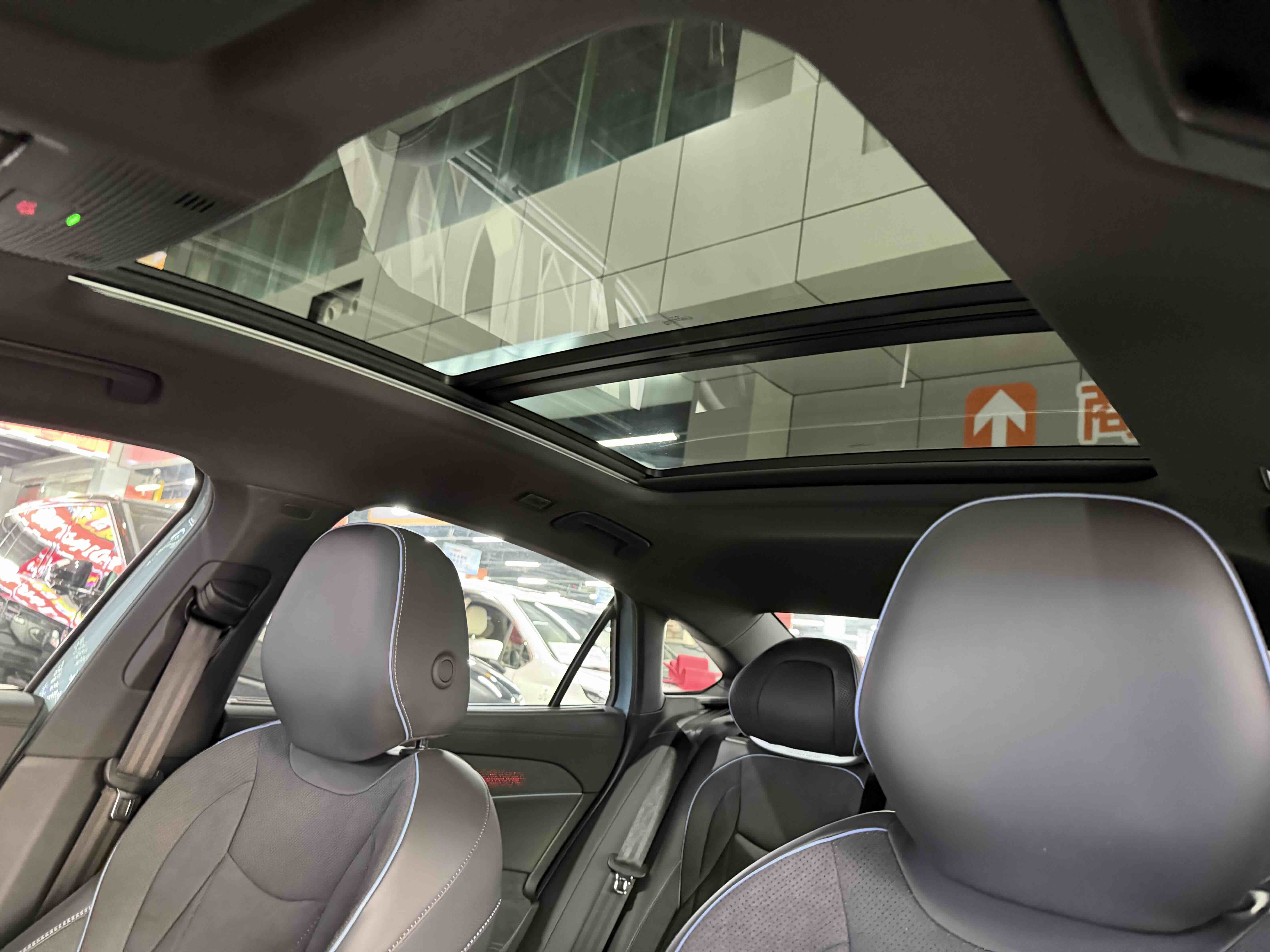 Volkswagen Passat 2024 car image #5
