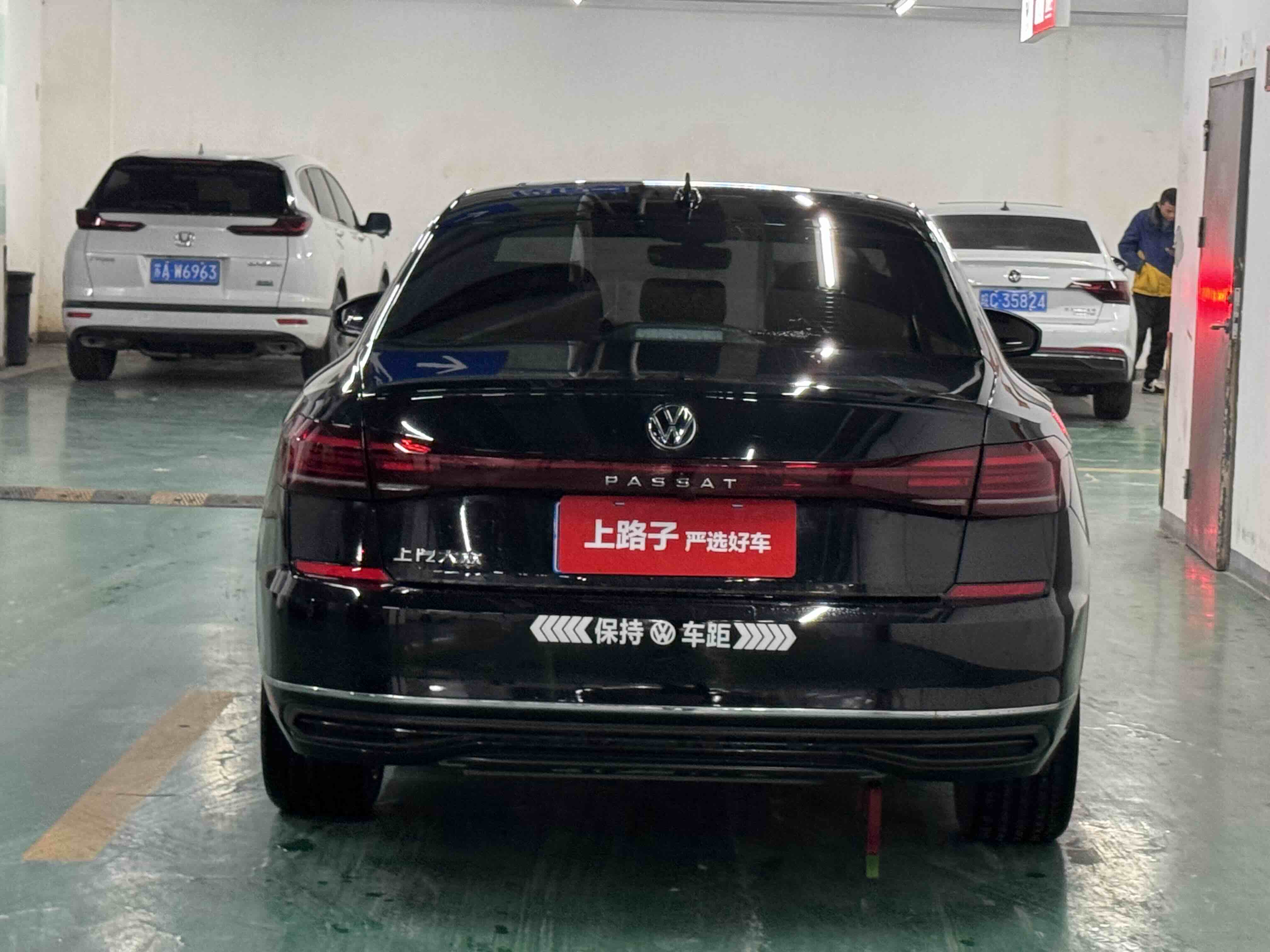 Volkswagen Passat 2025 صورة سيارة #5