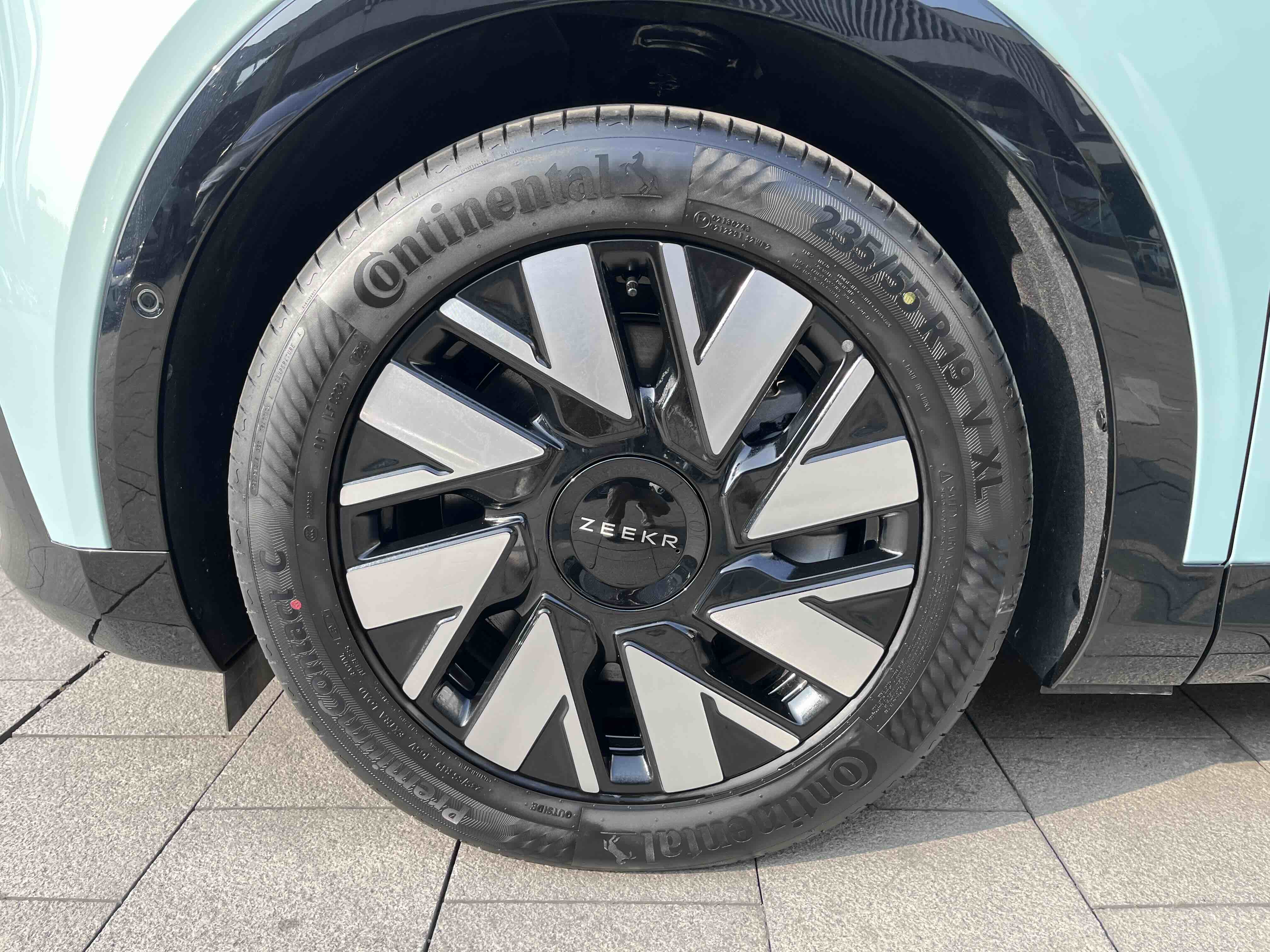 极氪 极氪MIX 2024 汽车图片 #5