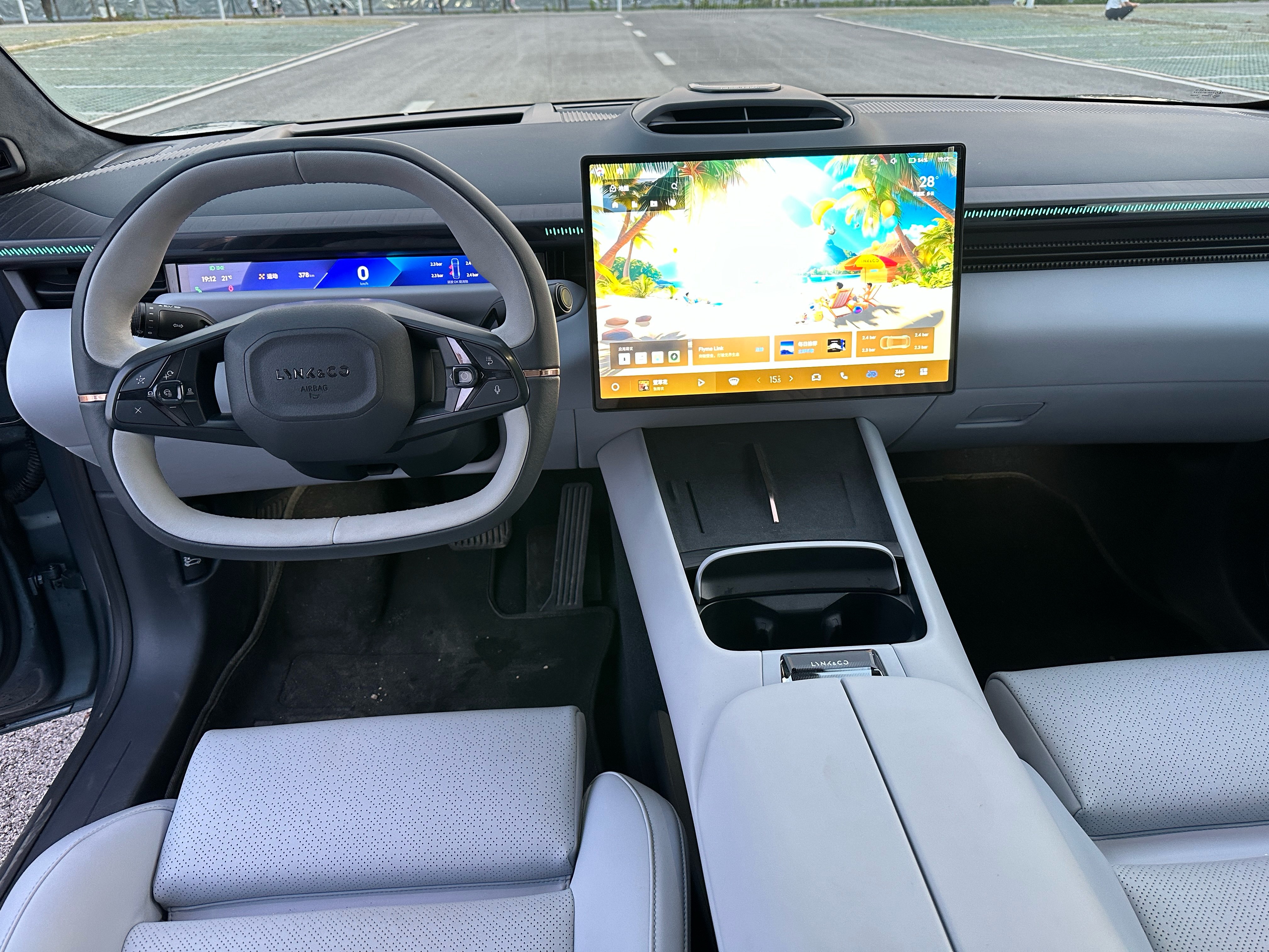 Lynk & Co 2024 car image #5