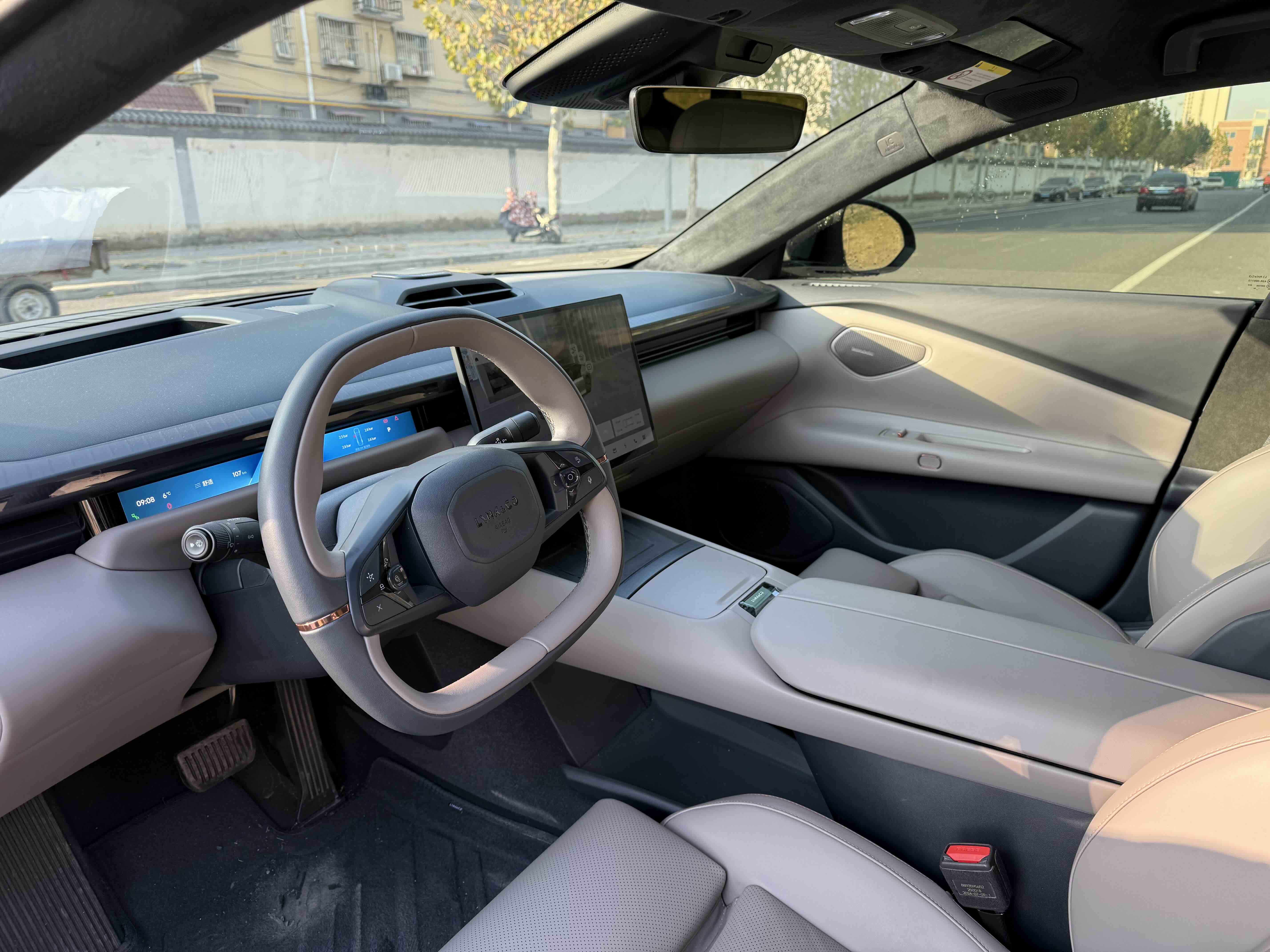 Lynk & Co 2024 car image #5