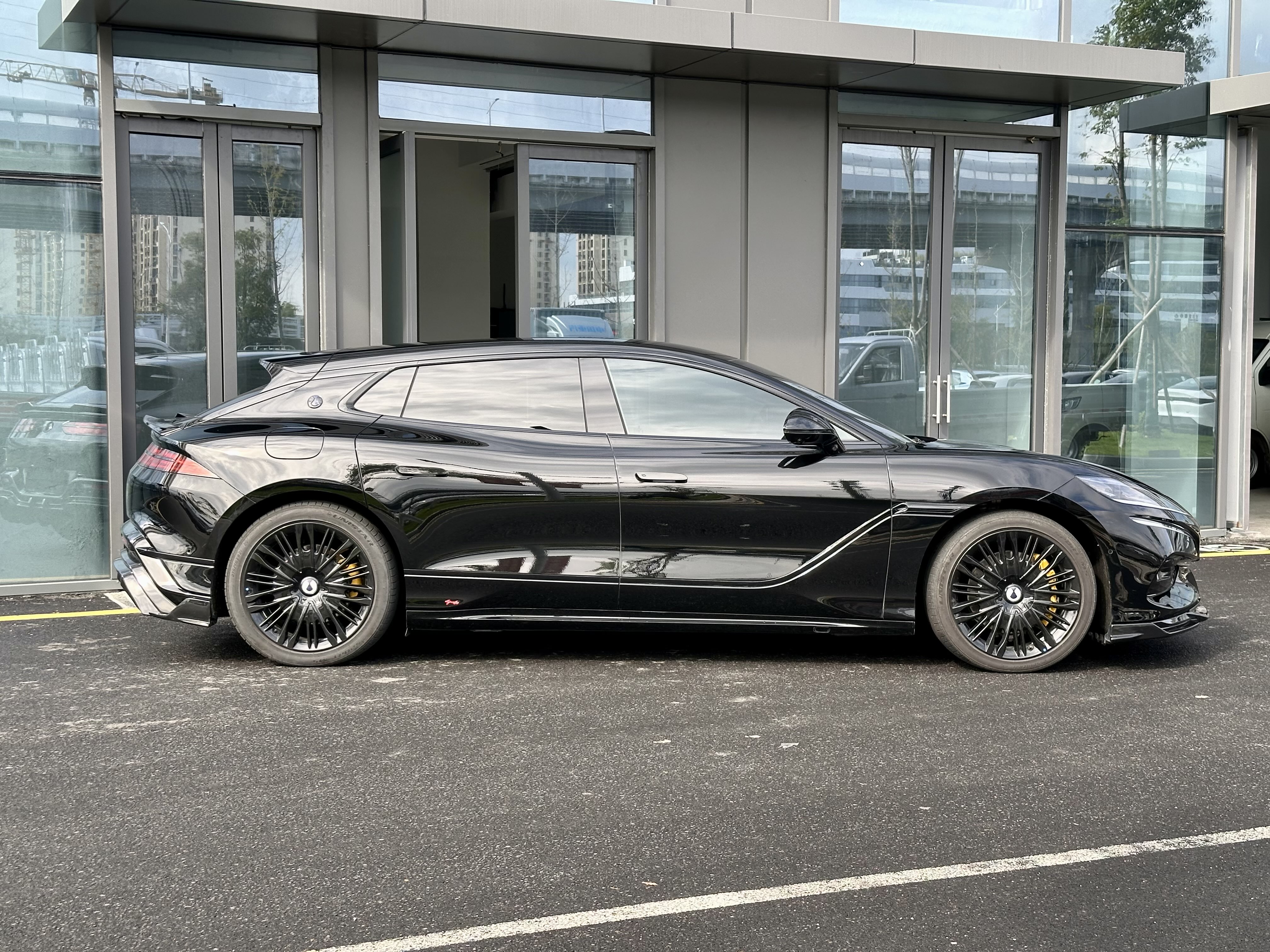 Denza X 2024 image de voiture #5