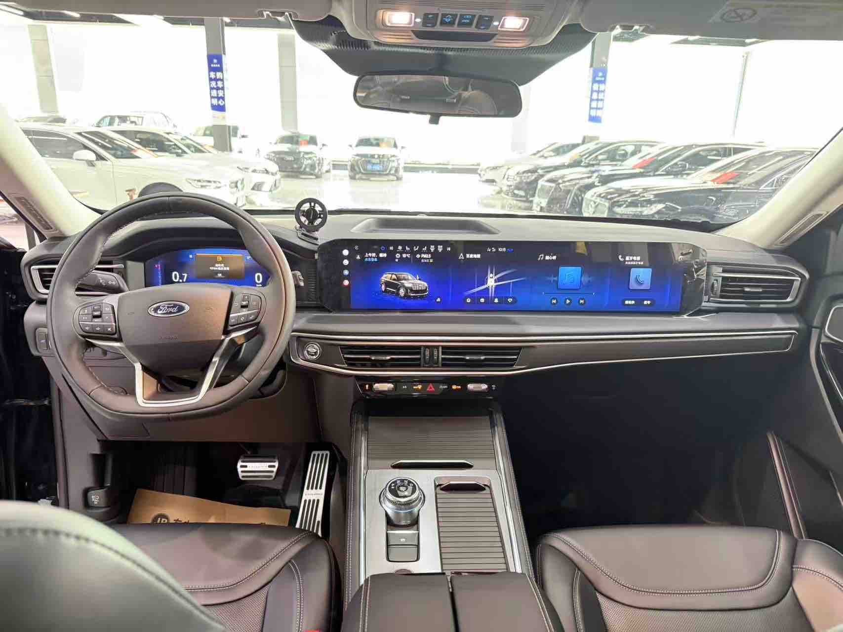 Ford Explorer 2025 immagine di auto #5