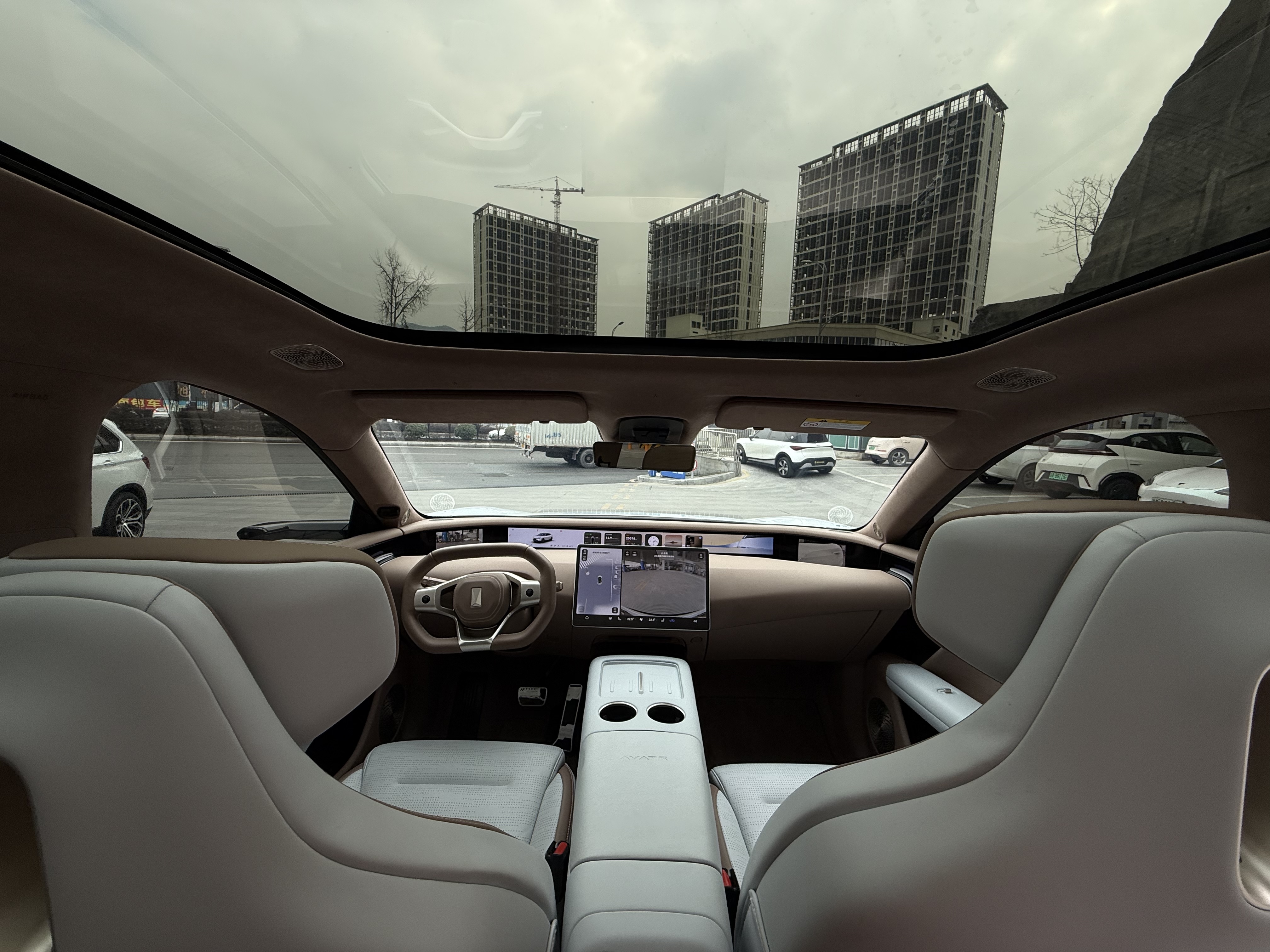 Avatr 07 2024 car image #5