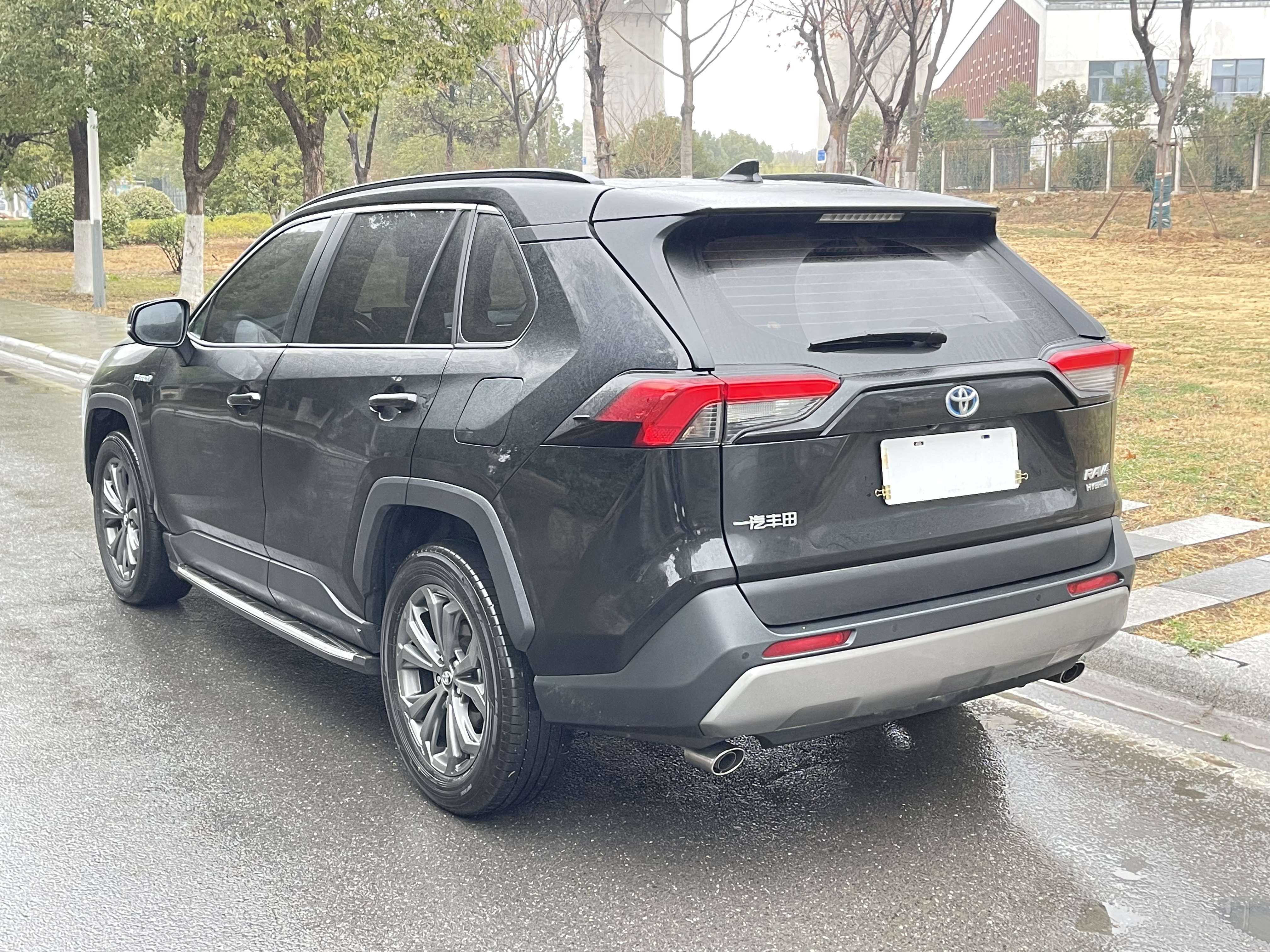Toyota RAV4 2025 car image #5