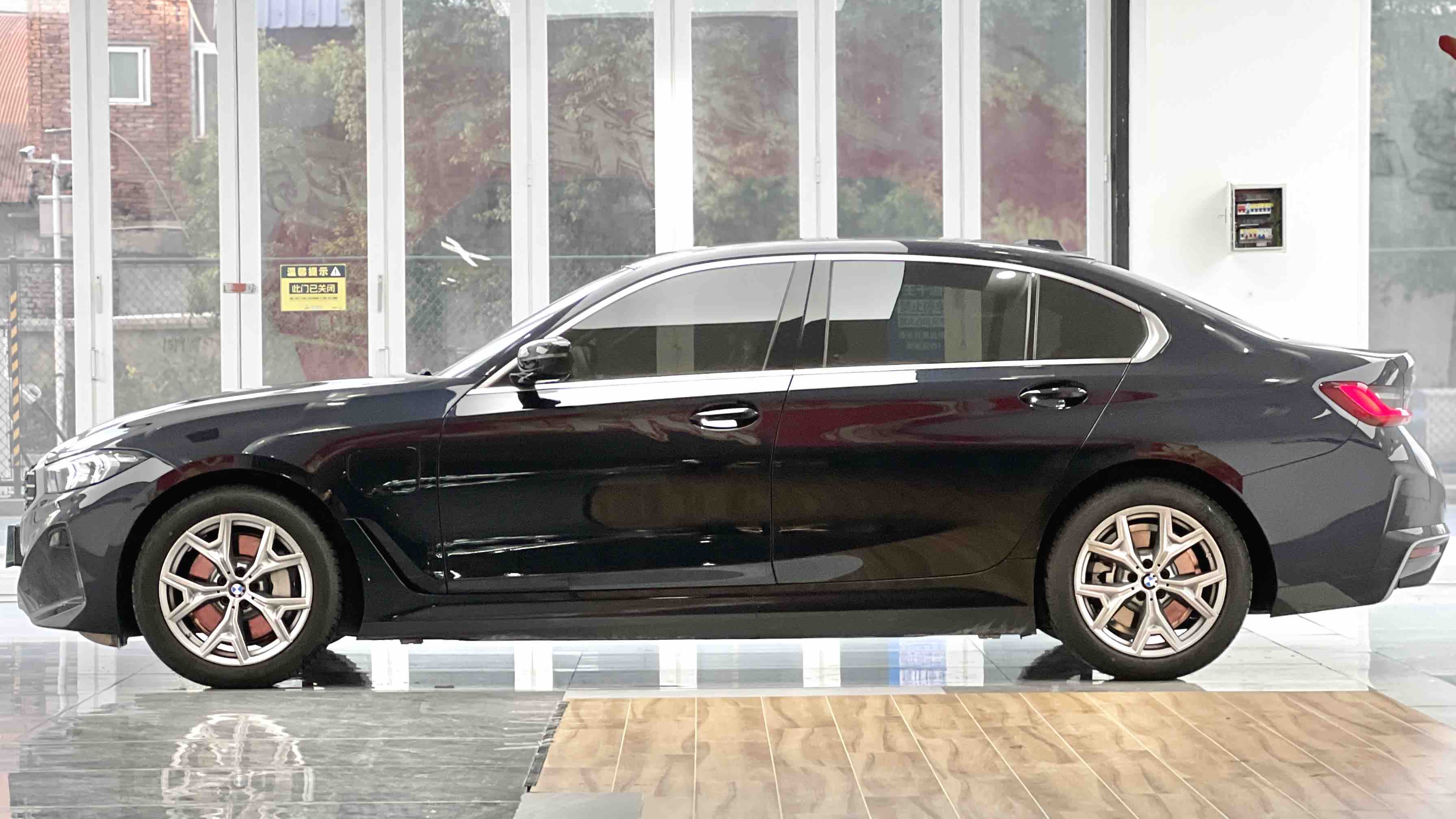 BMW i3 2024 car image #5