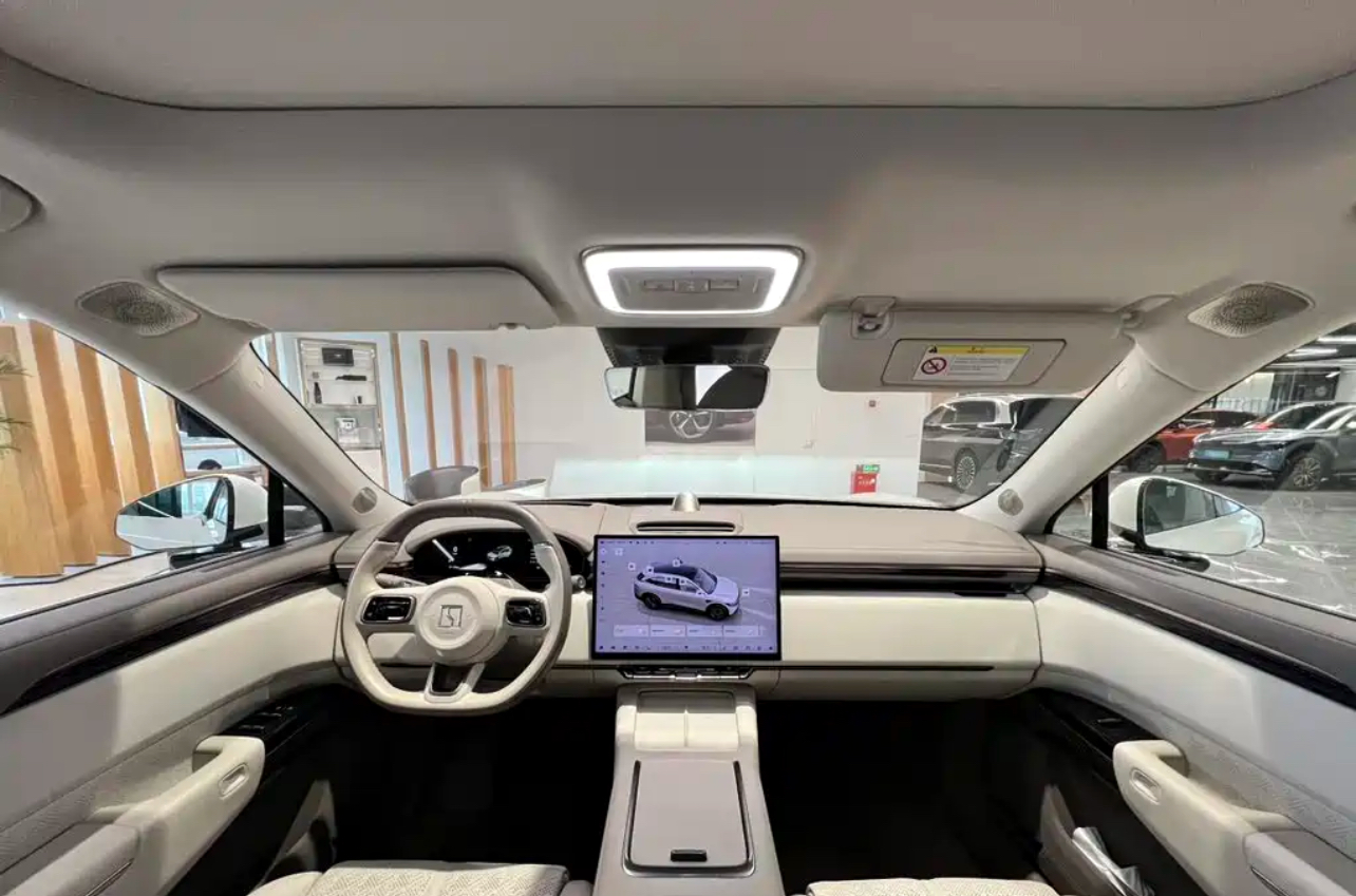 Zeekr 7X 2024 car image #5