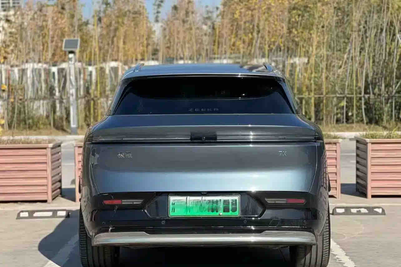 Zeekr 7X 2024 car image #5
