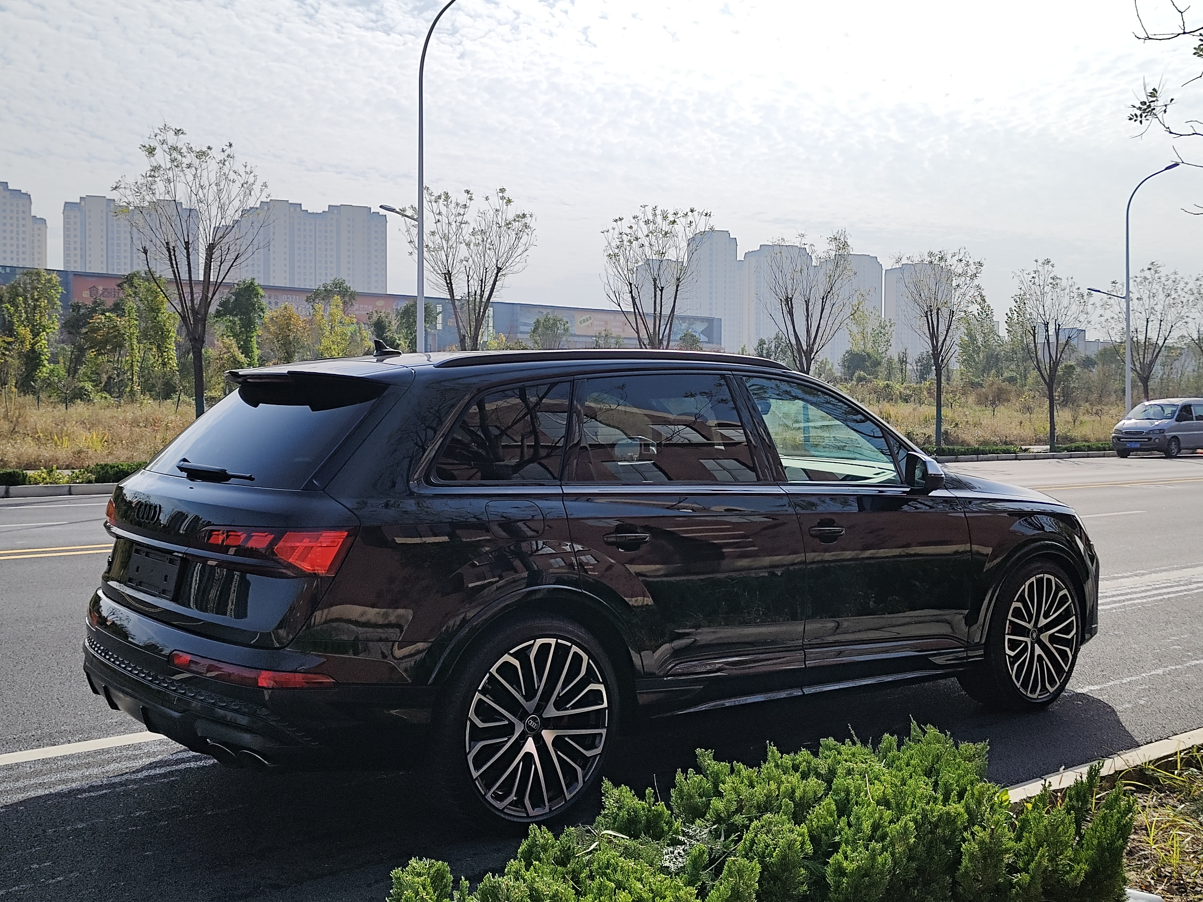 Audi SQ7 2024 #5 Audi SQ7 2024 car image #5