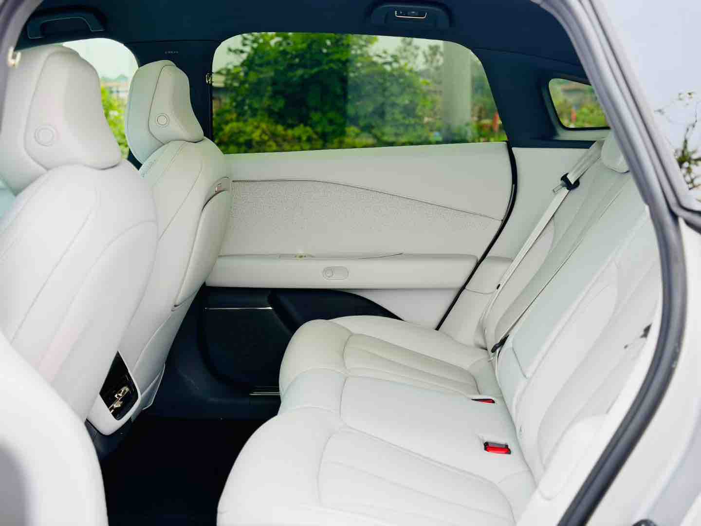 Xpeng P7+ 2024 immagine di auto #5