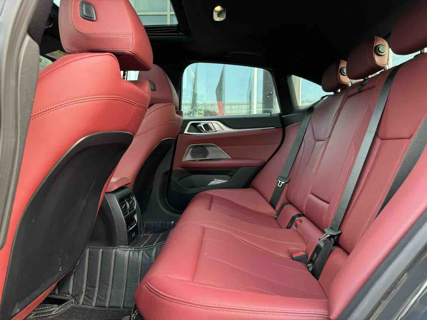 BMW i4 2026 car image #5