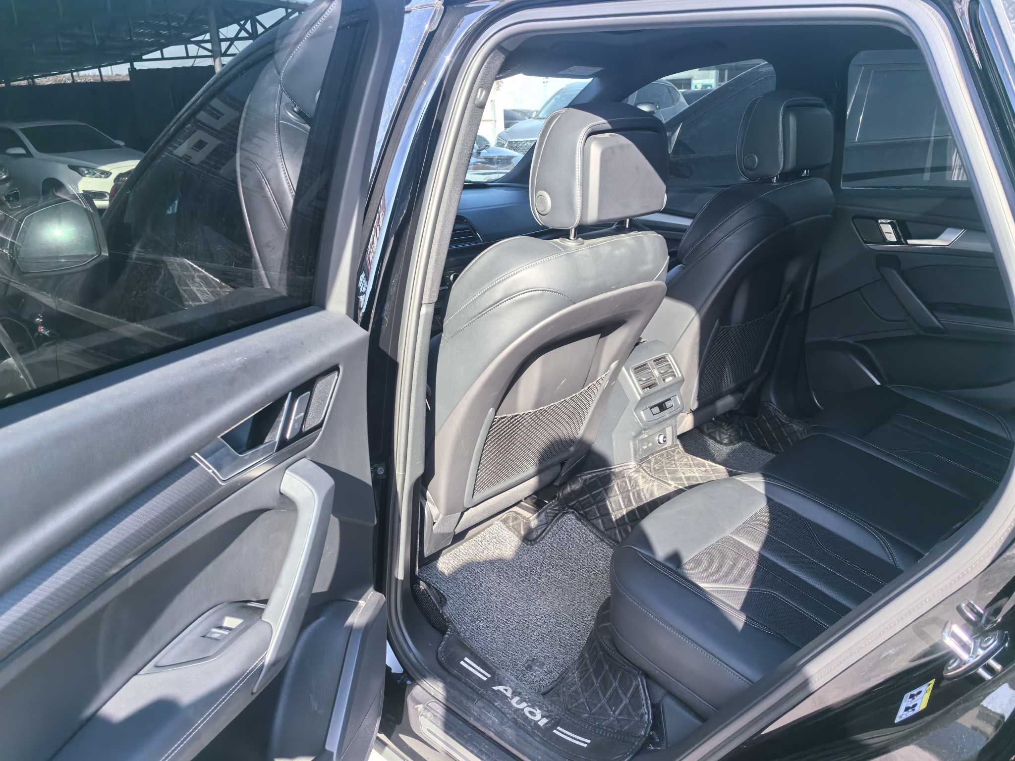 Audi Q5L 2025 car image #5