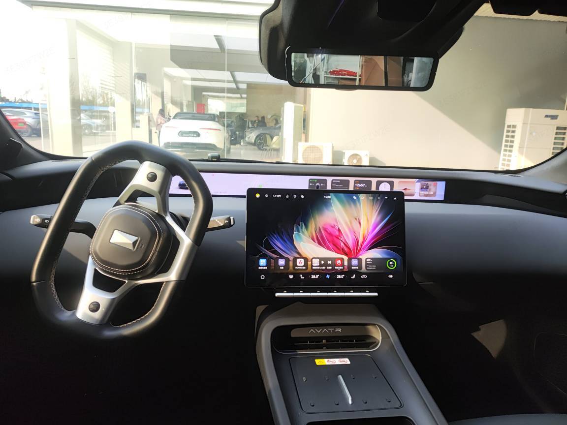 Avatr 12 2024 صورة سيارة #5