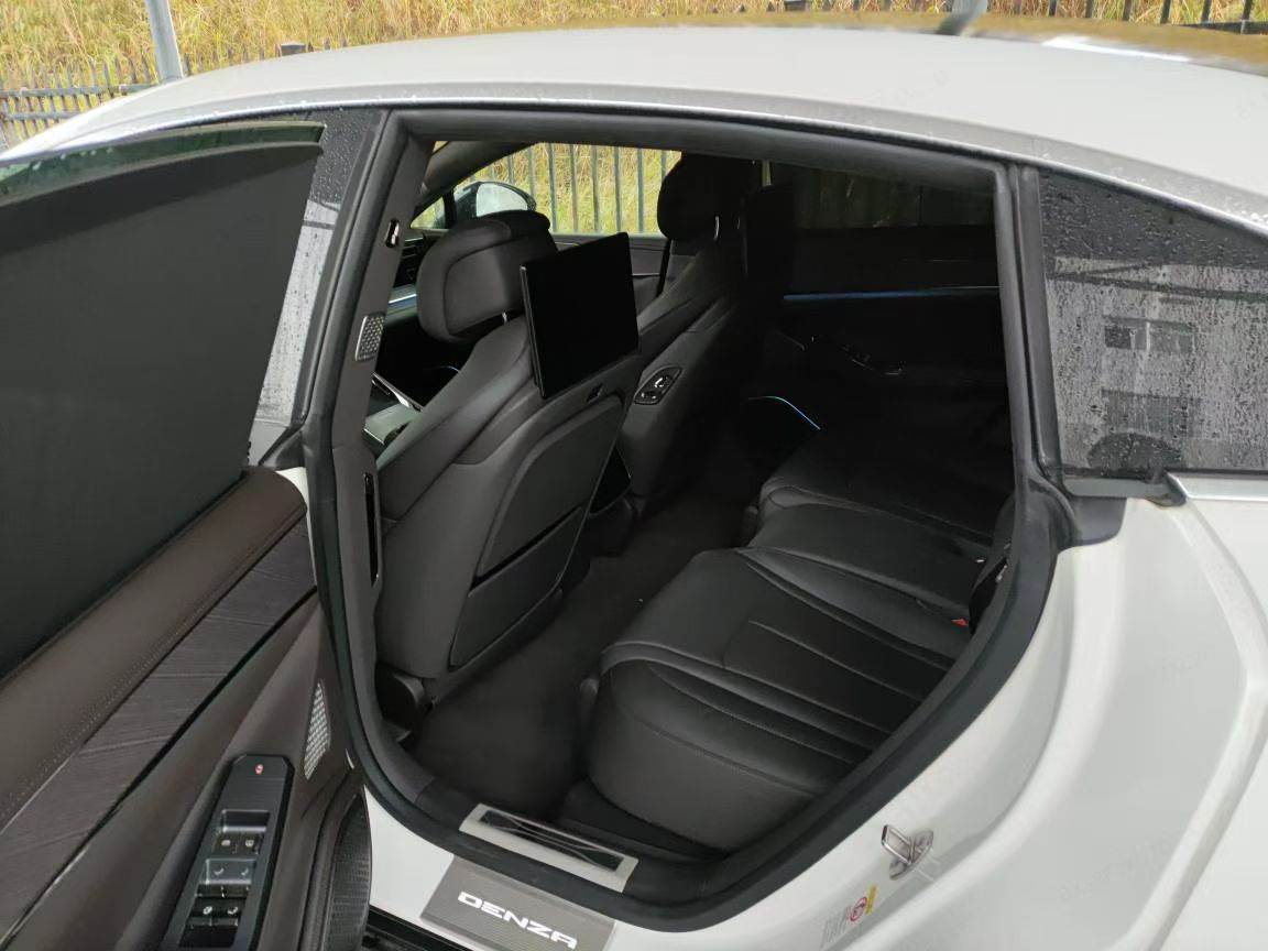 Denza Z9 2024 car image #5